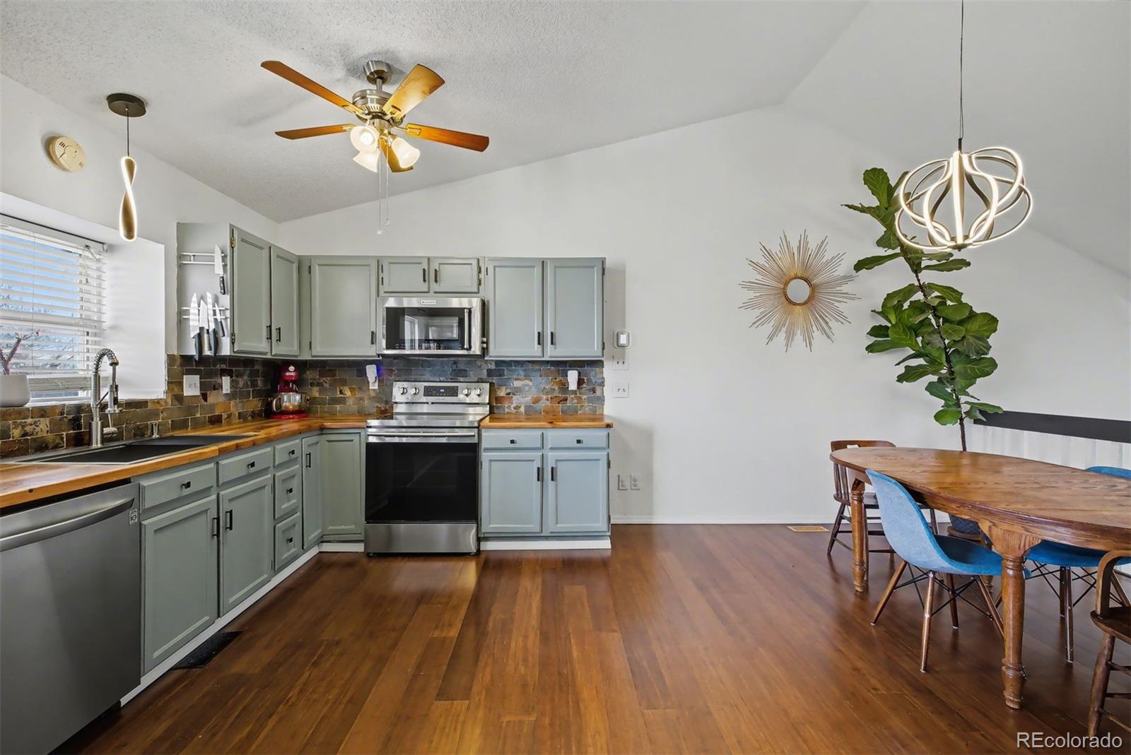 MLS Image #13 for 3925  glendale street,colorado springs, Colorado