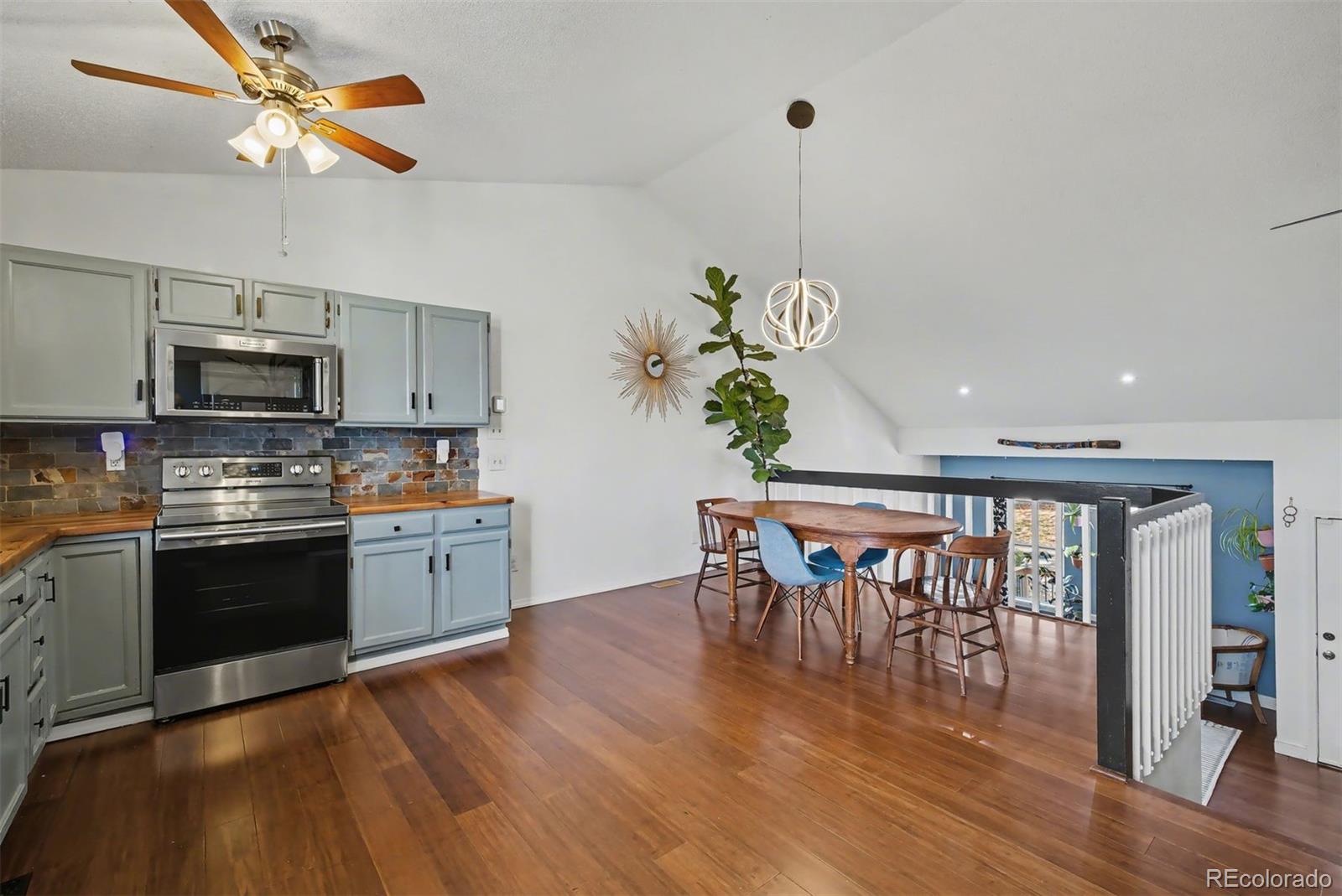 MLS Image #14 for 3925  glendale street,colorado springs, Colorado
