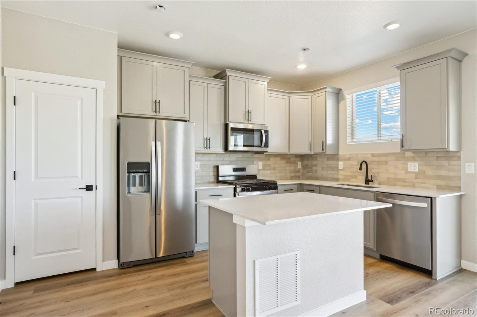 MLS Image #4 for 17851 e 94th avenue,commerce city, Colorado