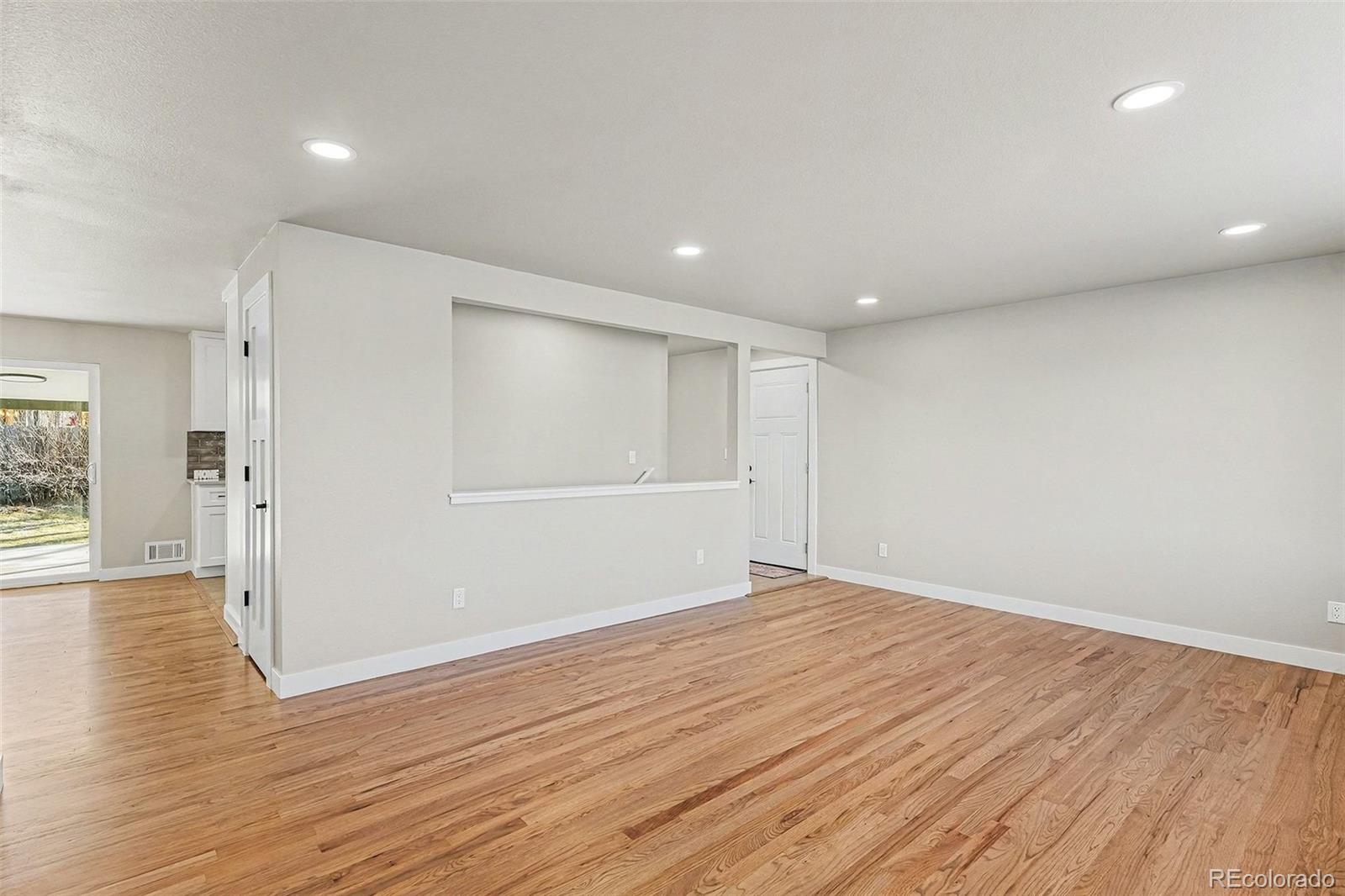 MLS Image #19 for 6552 s pearl street,centennial, Colorado