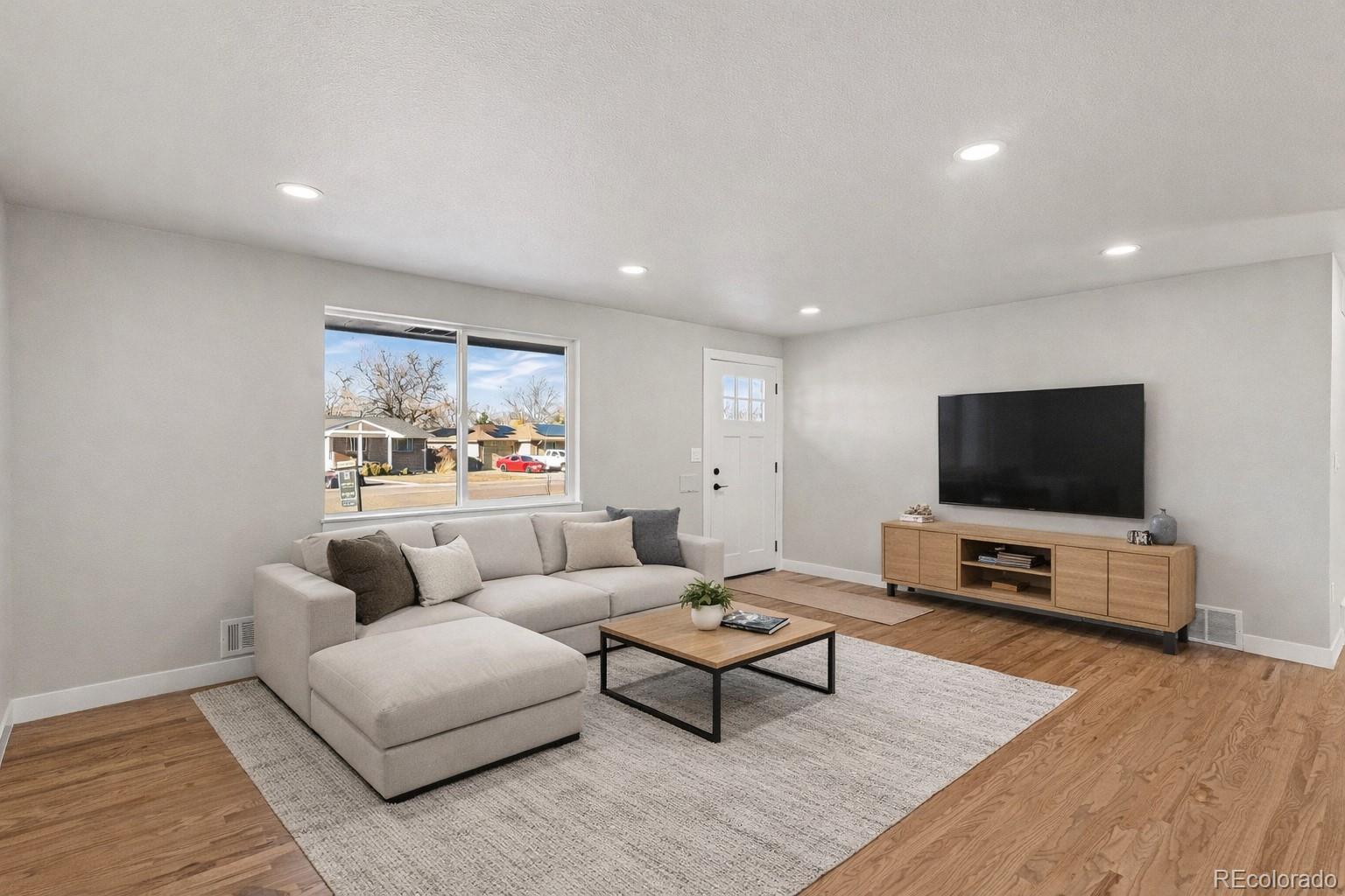 MLS Image #2 for 6552 s pearl street,centennial, Colorado