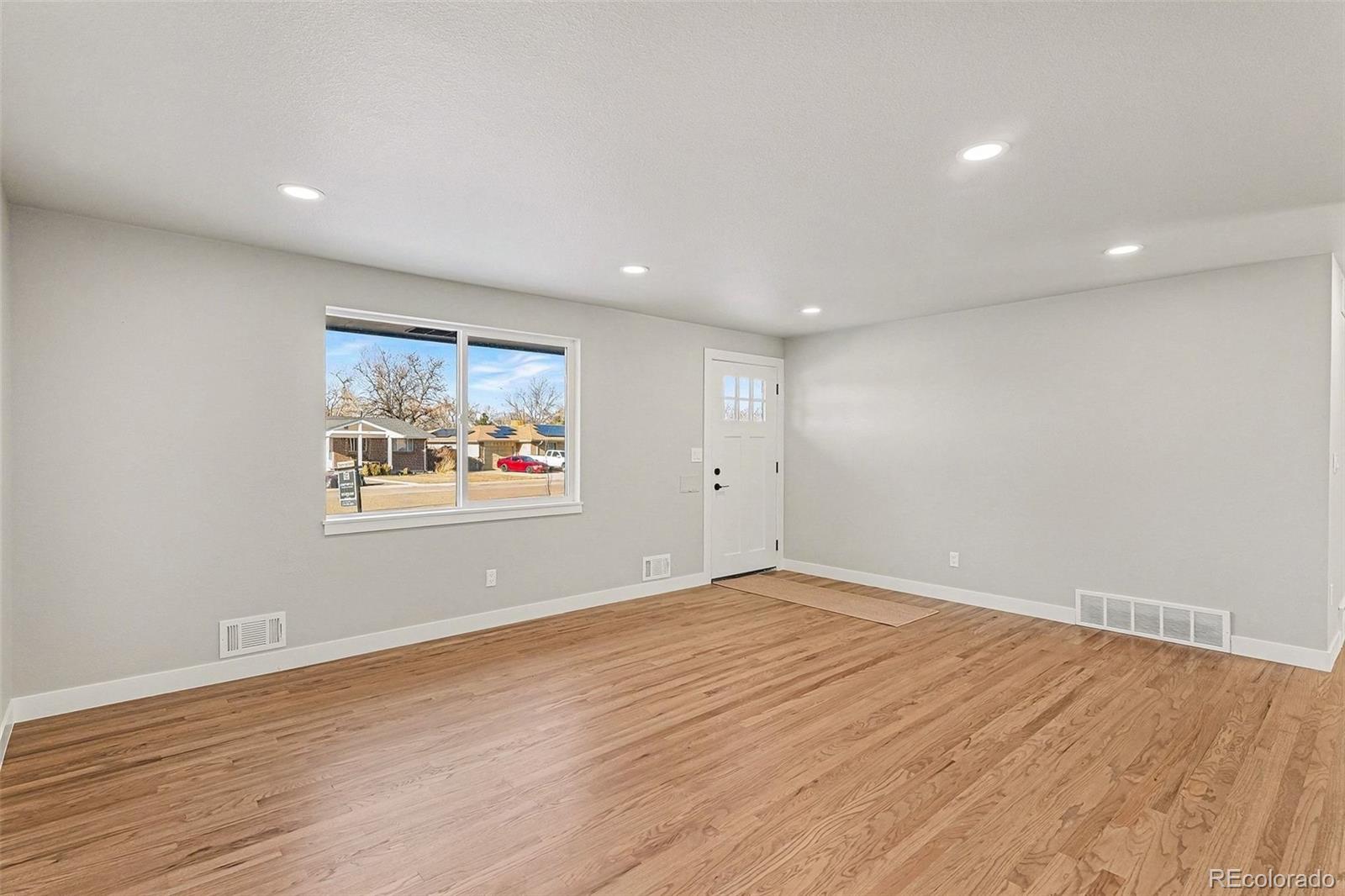 MLS Image #20 for 6552 s pearl street,centennial, Colorado