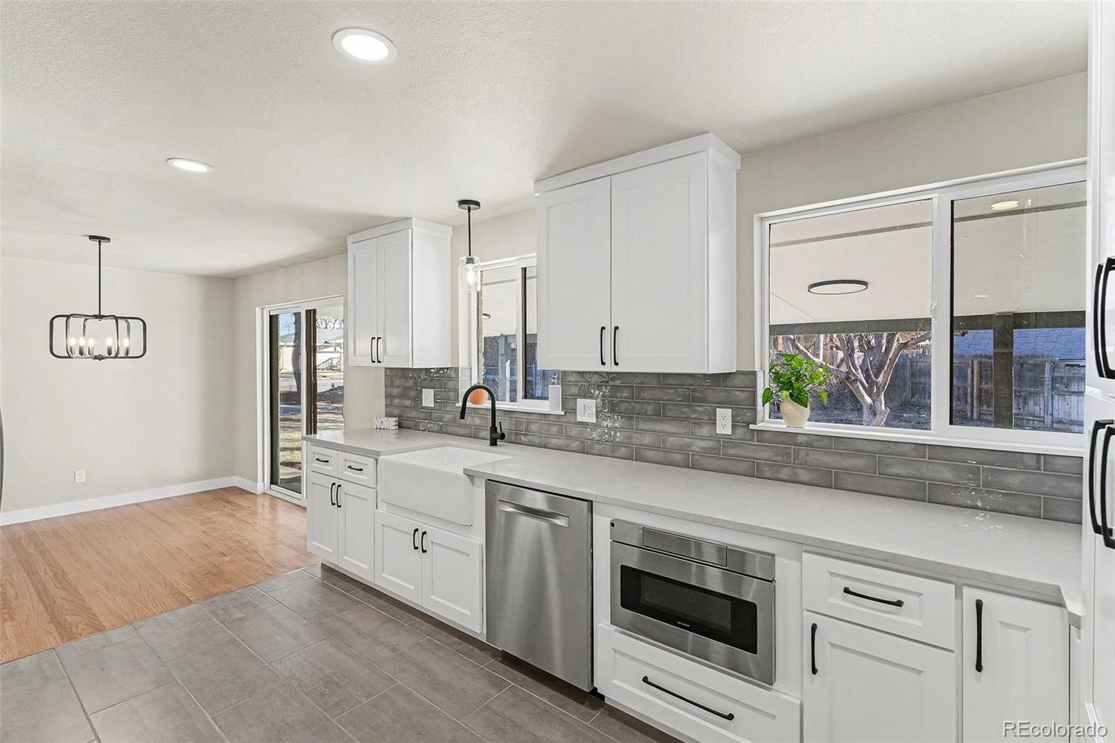 MLS Image #3 for 6552 s pearl street,centennial, Colorado