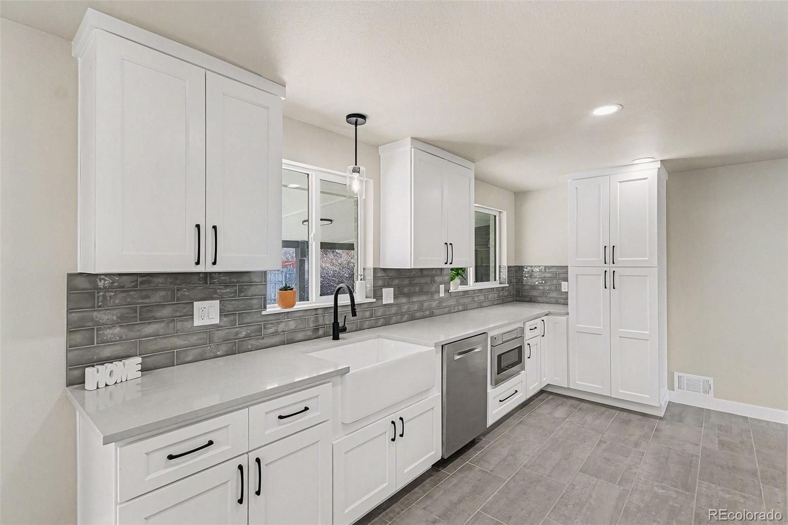 MLS Image #5 for 6552 s pearl street,centennial, Colorado