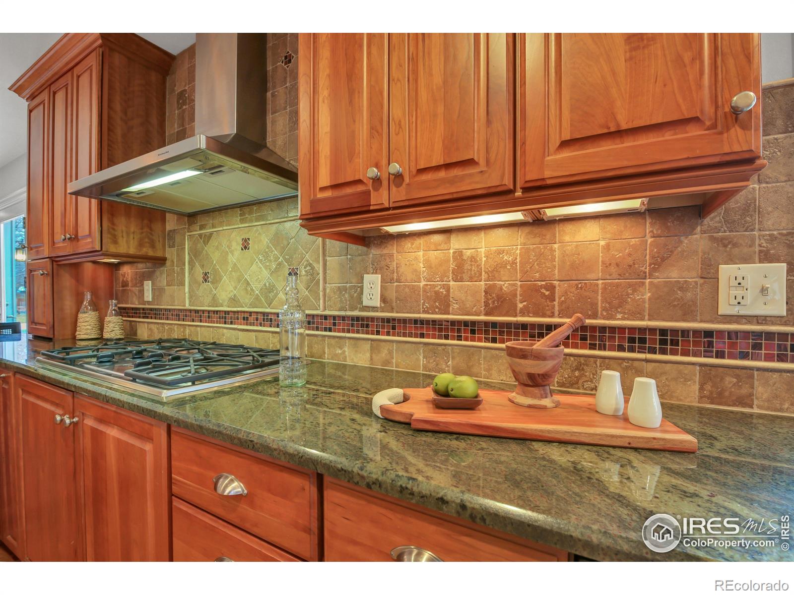 MLS Image #11 for 800  parkview drive,fort collins, Colorado