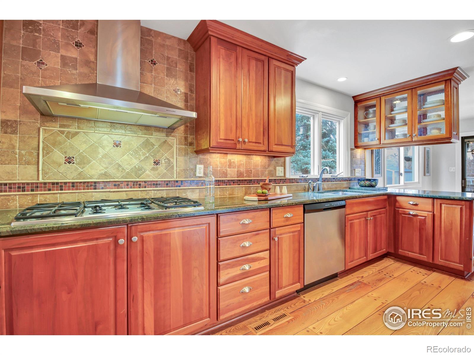 MLS Image #9 for 800  parkview drive,fort collins, Colorado