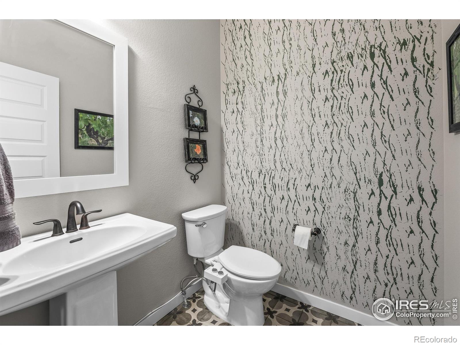 MLS Image #15 for 379  bronco court,berthoud, Colorado
