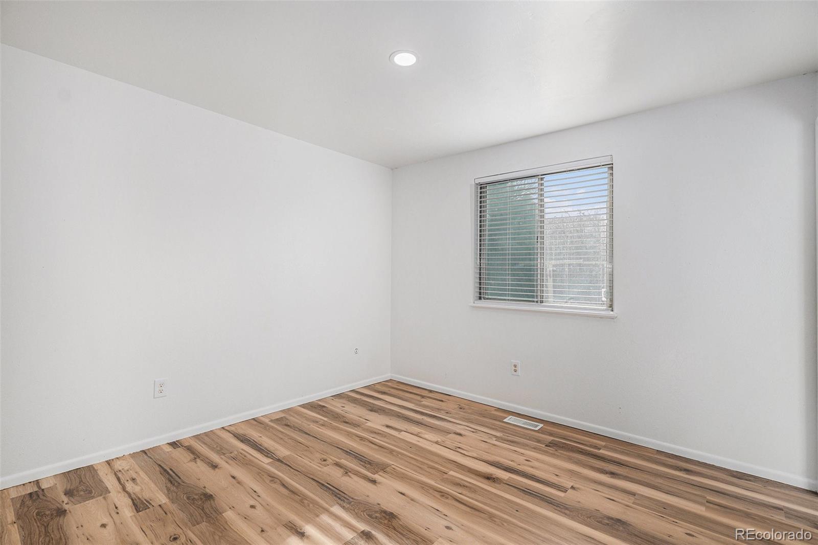 MLS Image #10 for 15608 e girard place,aurora, Colorado