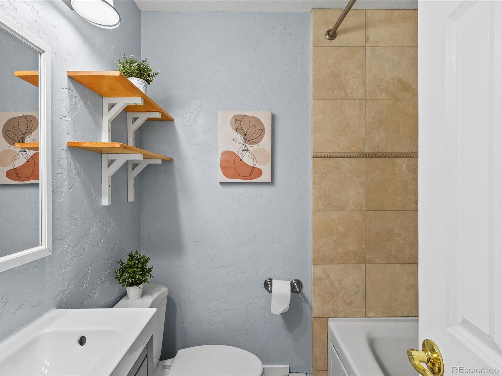 MLS Image #14 for 1243  vine street 10,denver, Colorado