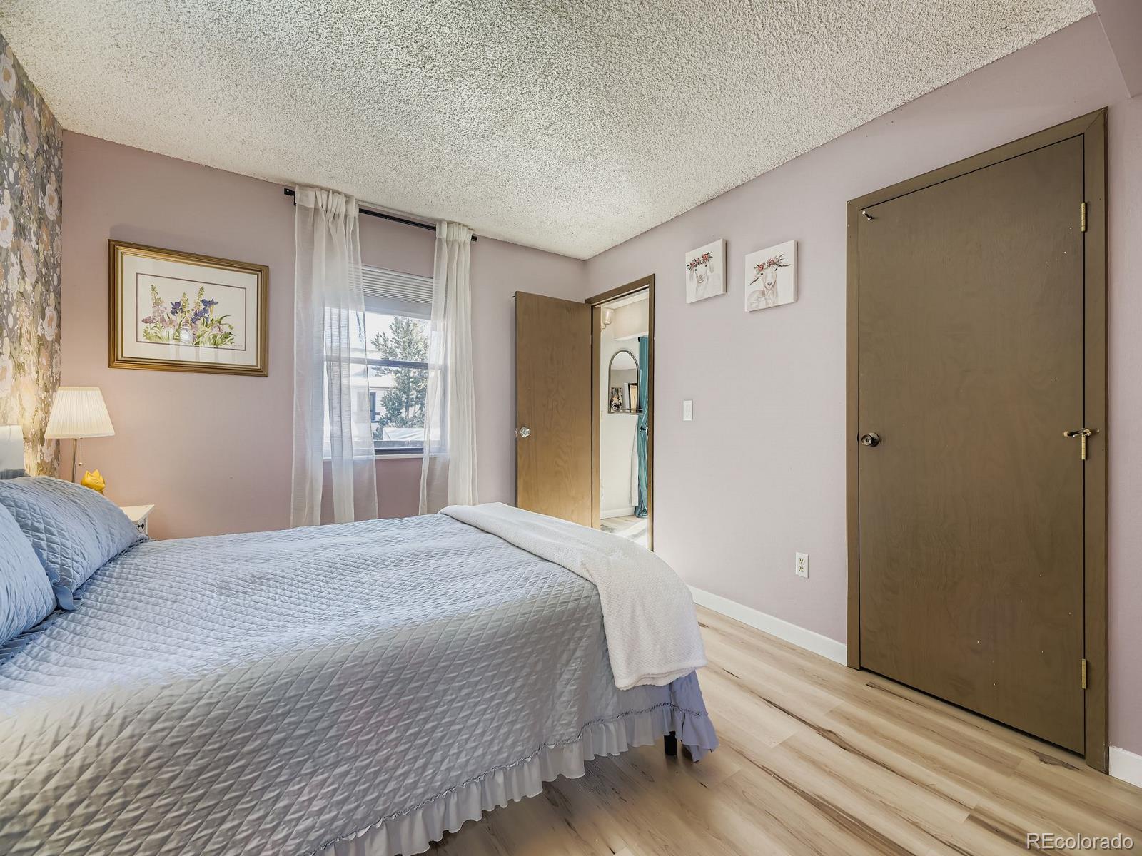 MLS Image #11 for 3550 s harlan street,denver, Colorado