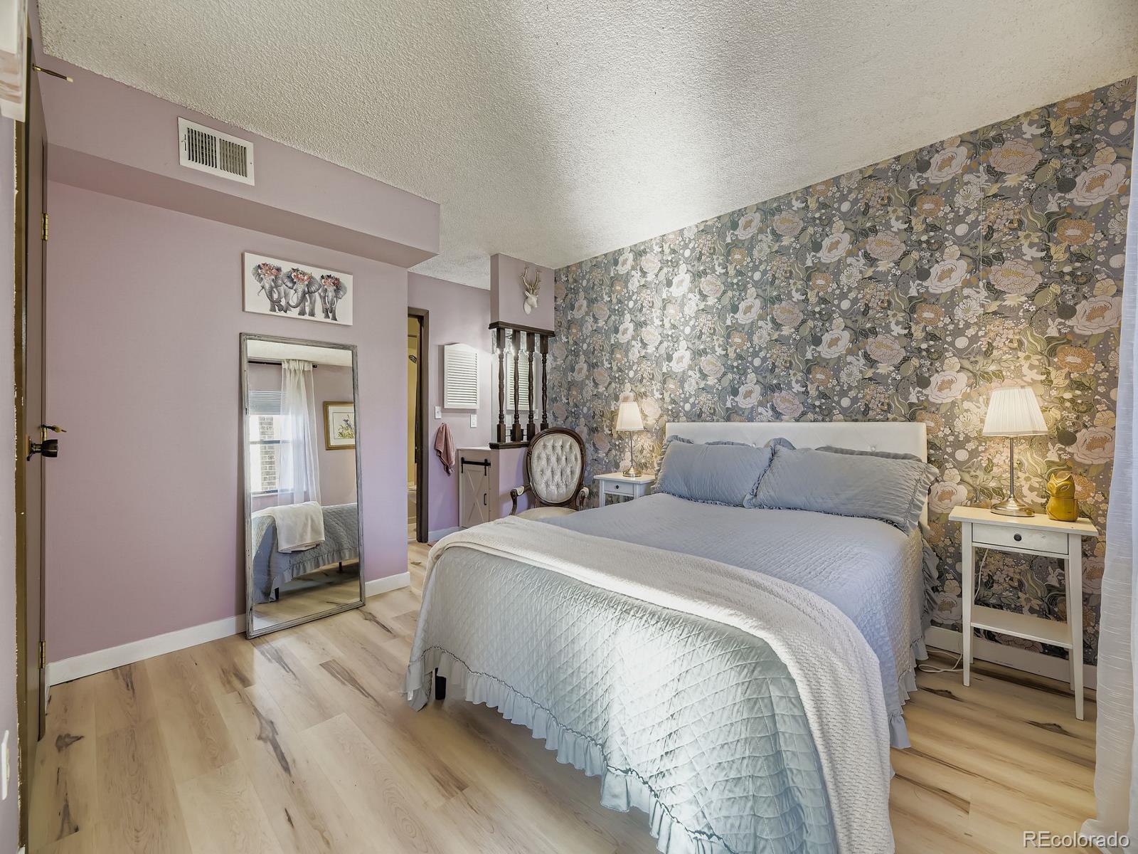 MLS Image #12 for 3550 s harlan street,denver, Colorado