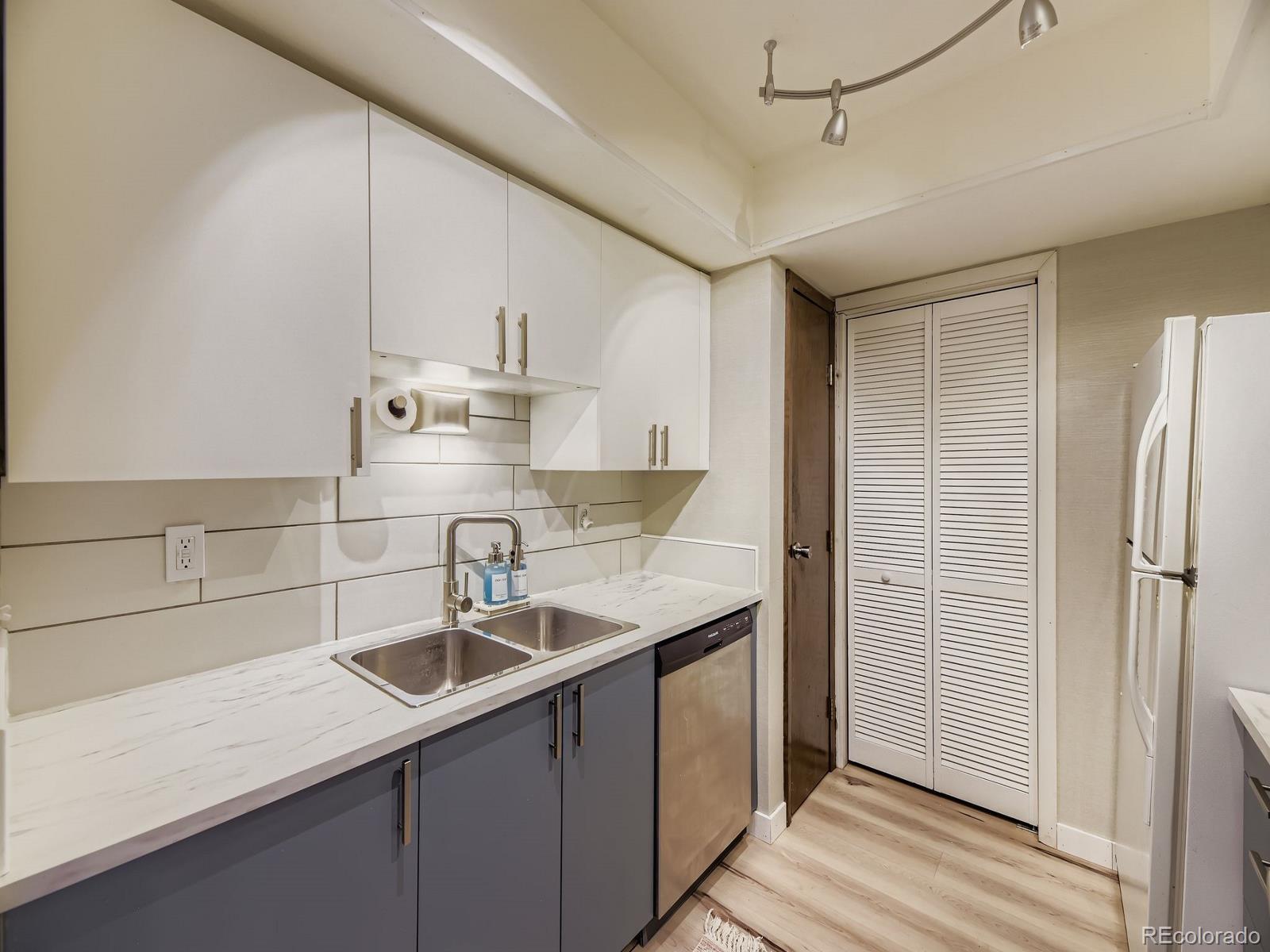MLS Image #4 for 3550 s harlan street,denver, Colorado