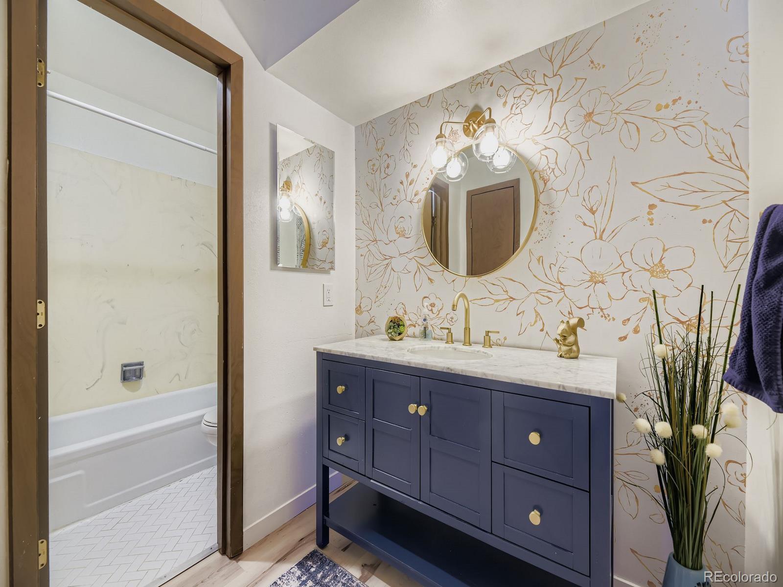 MLS Image #7 for 3550 s harlan street,denver, Colorado