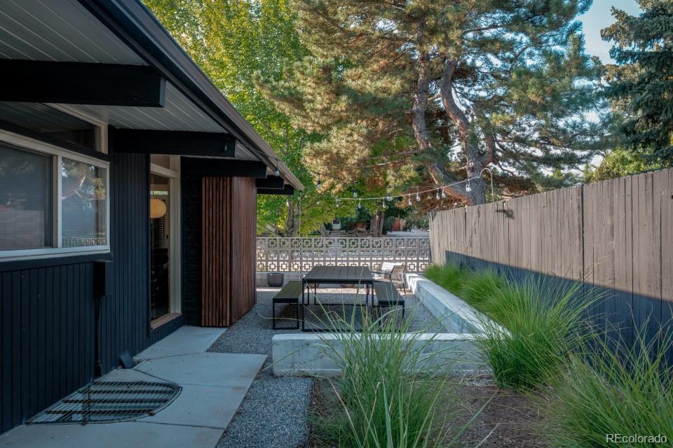 MLS Image #11 for 4721 e idaho place,denver, Colorado
