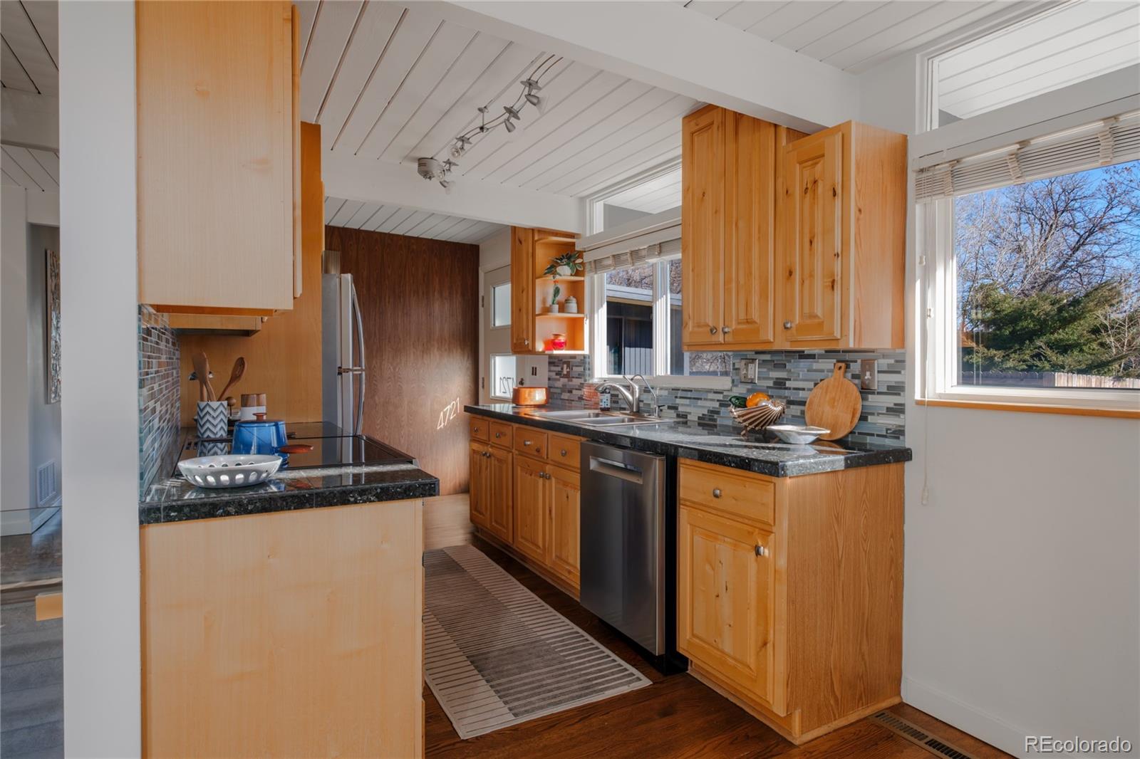 MLS Image #15 for 4721 e idaho place,denver, Colorado