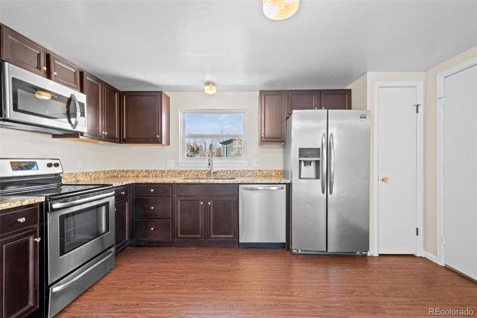 MLS Image #3 for 4382 s bahama way,aurora, Colorado