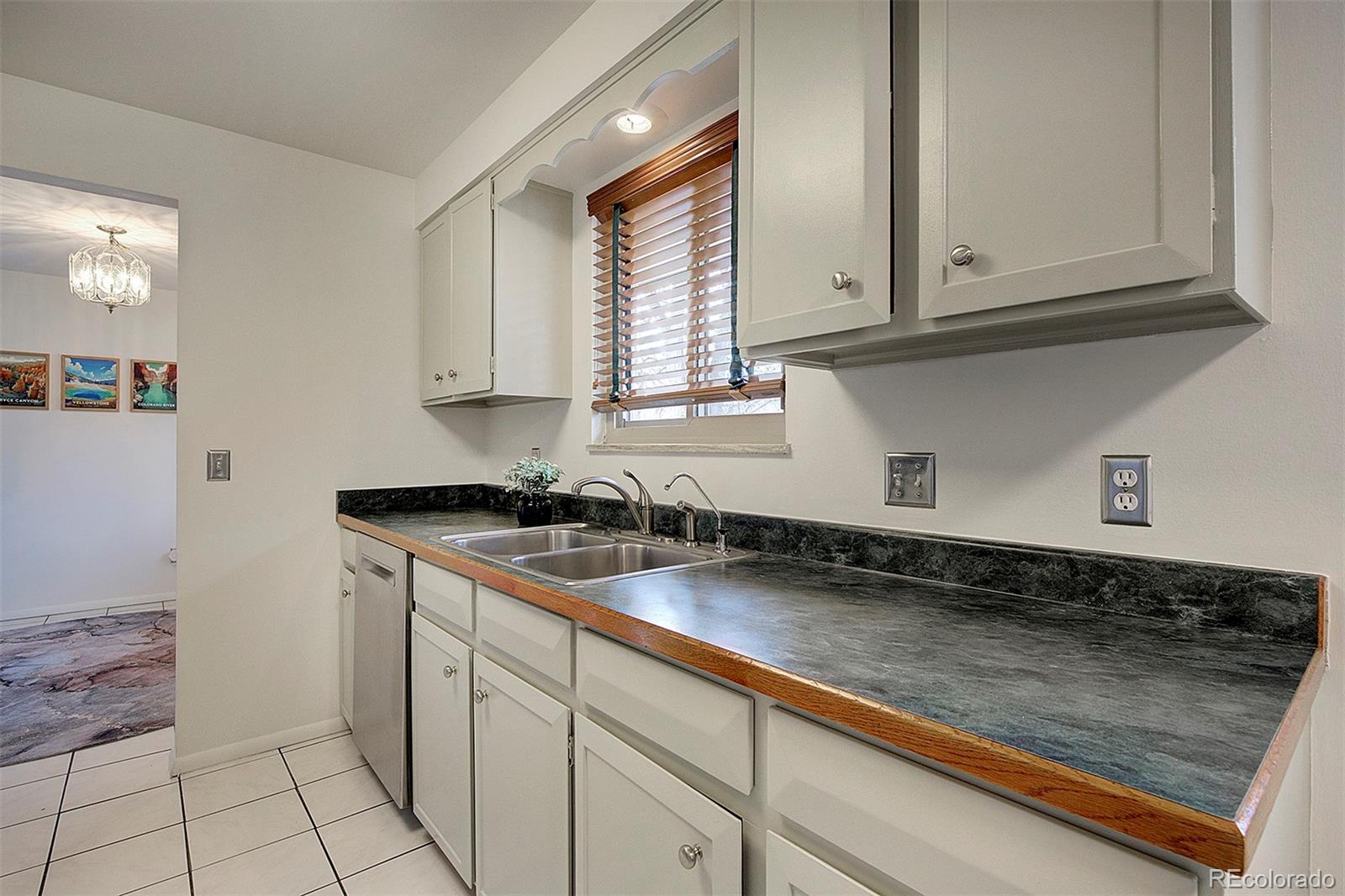 MLS Image #10 for 3345 s akron street,denver, Colorado