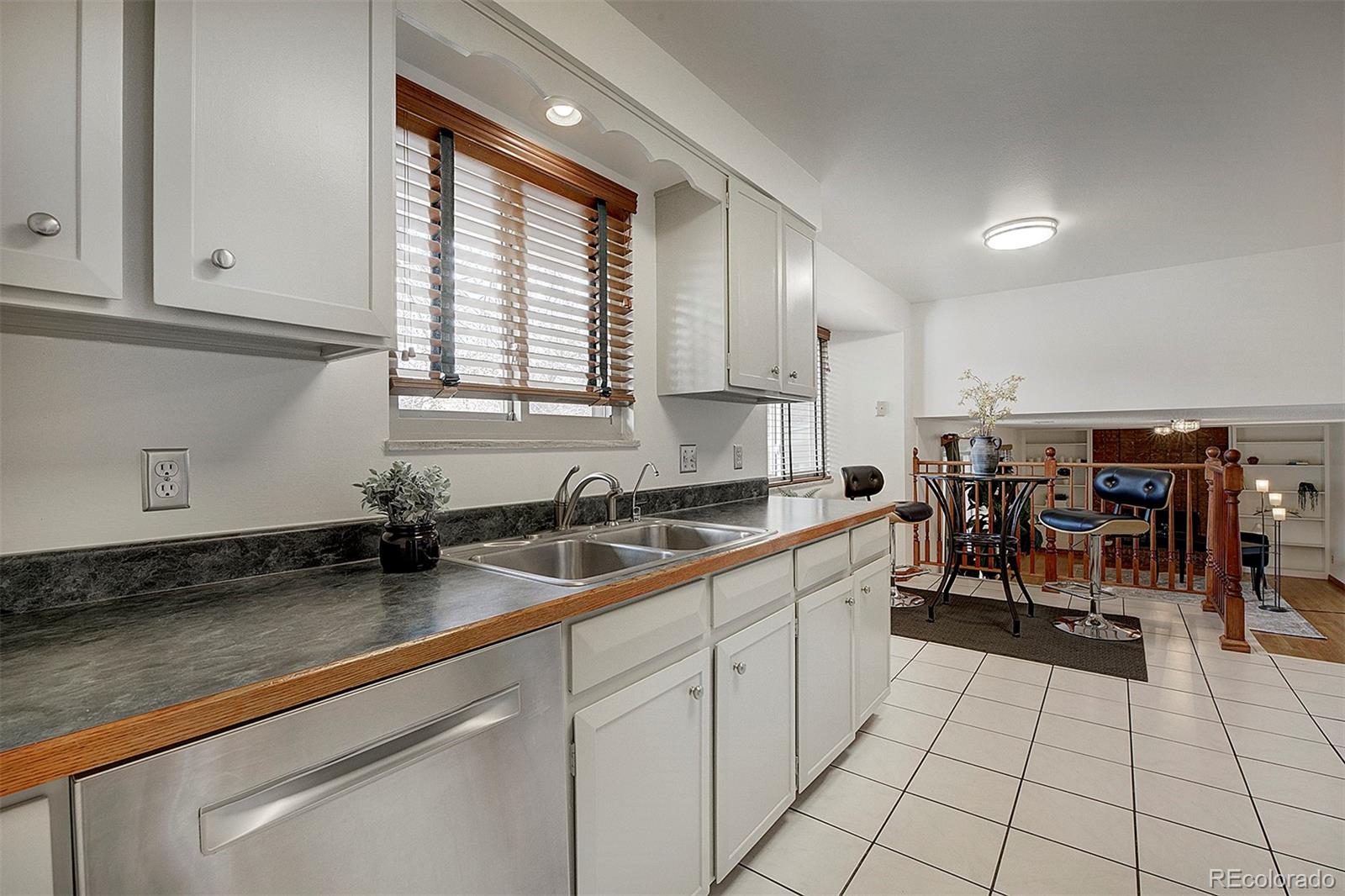 MLS Image #11 for 3345 s akron street,denver, Colorado