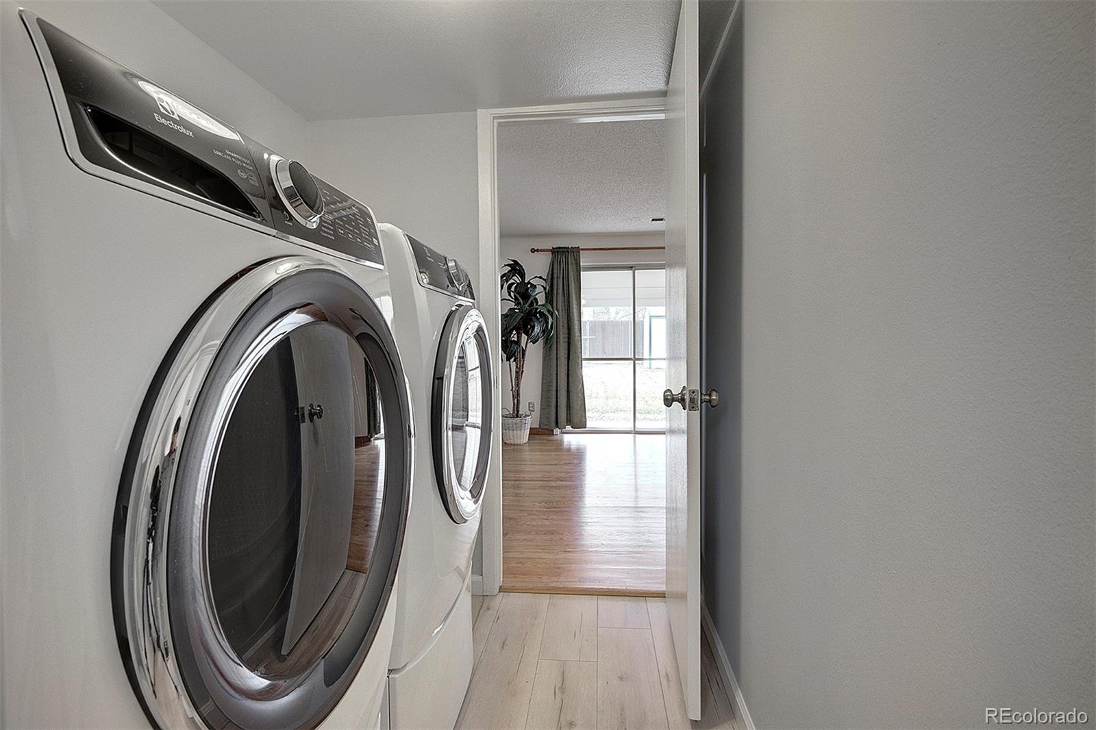 MLS Image #27 for 3345 s akron street,denver, Colorado