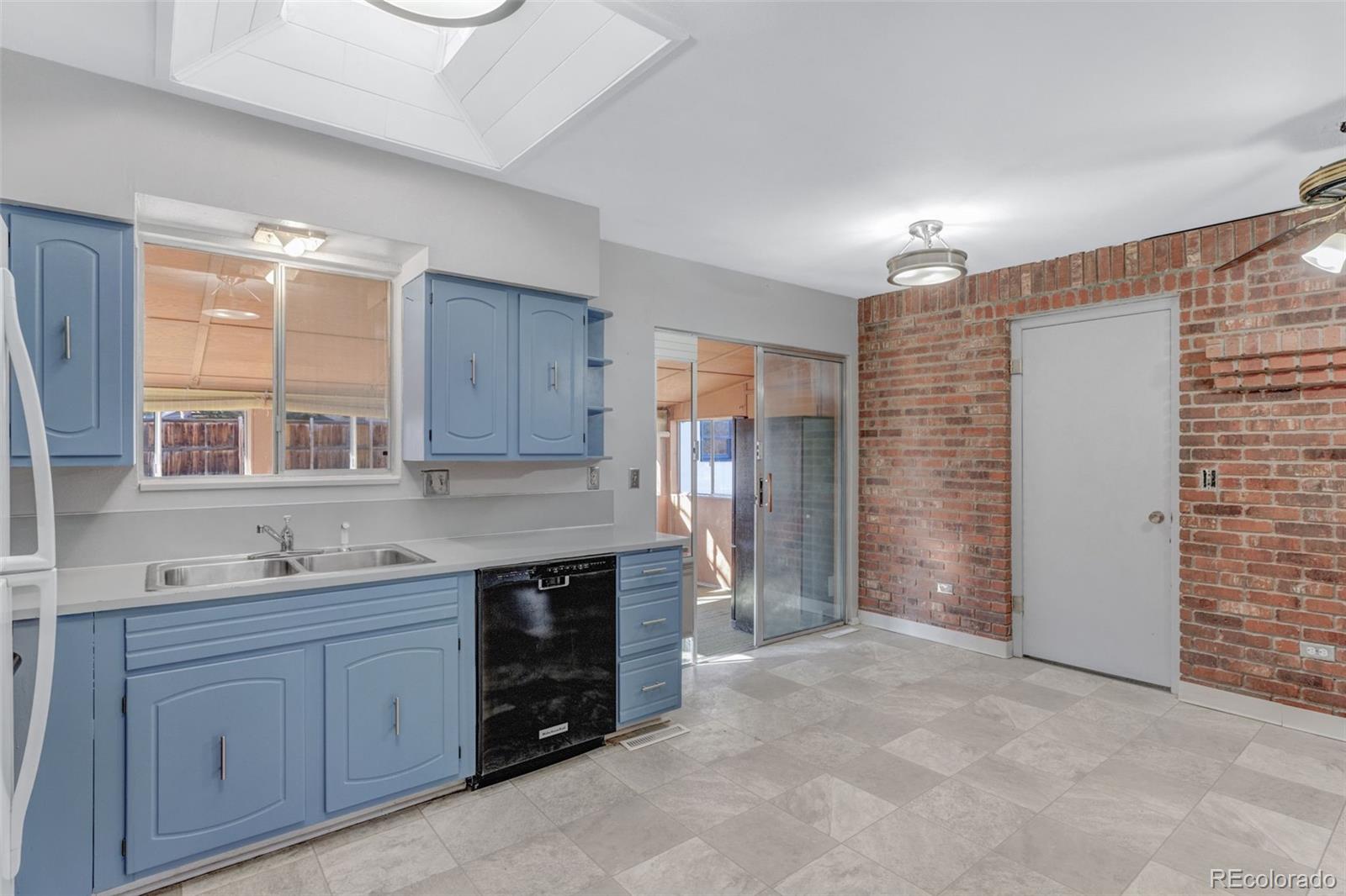 MLS Image #3 for 8321 s ammons street,littleton, Colorado