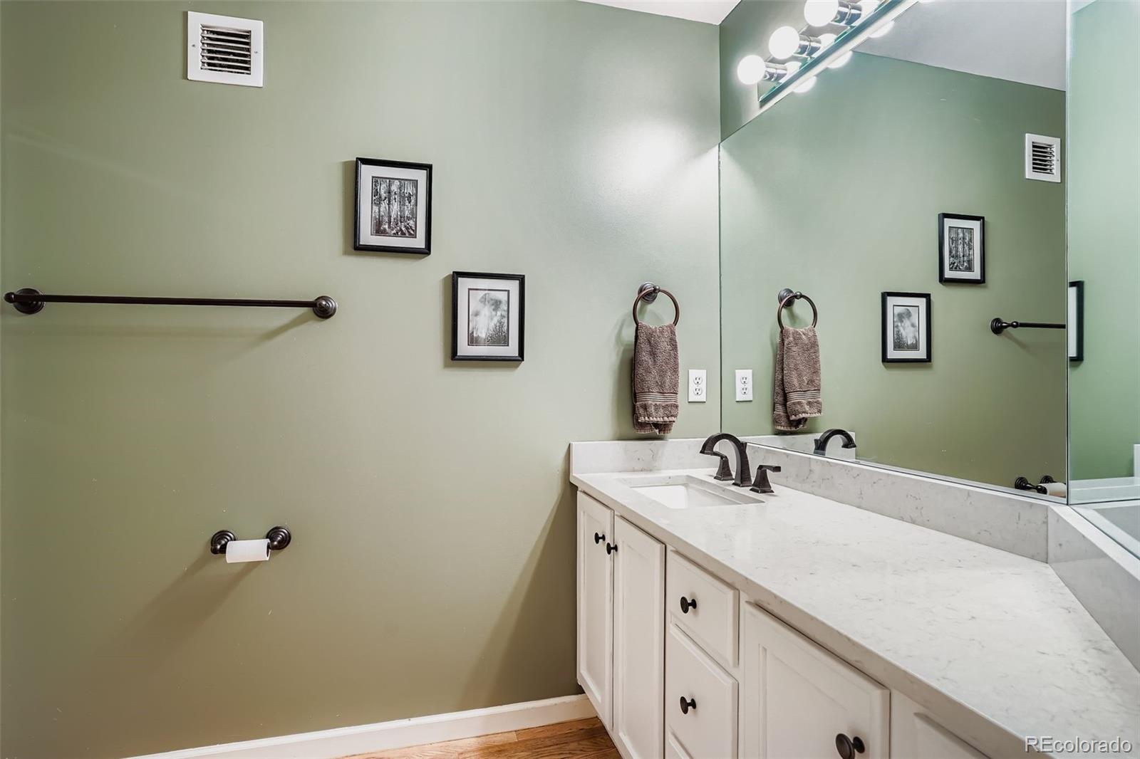MLS Image #17 for 1555  california street,denver, Colorado