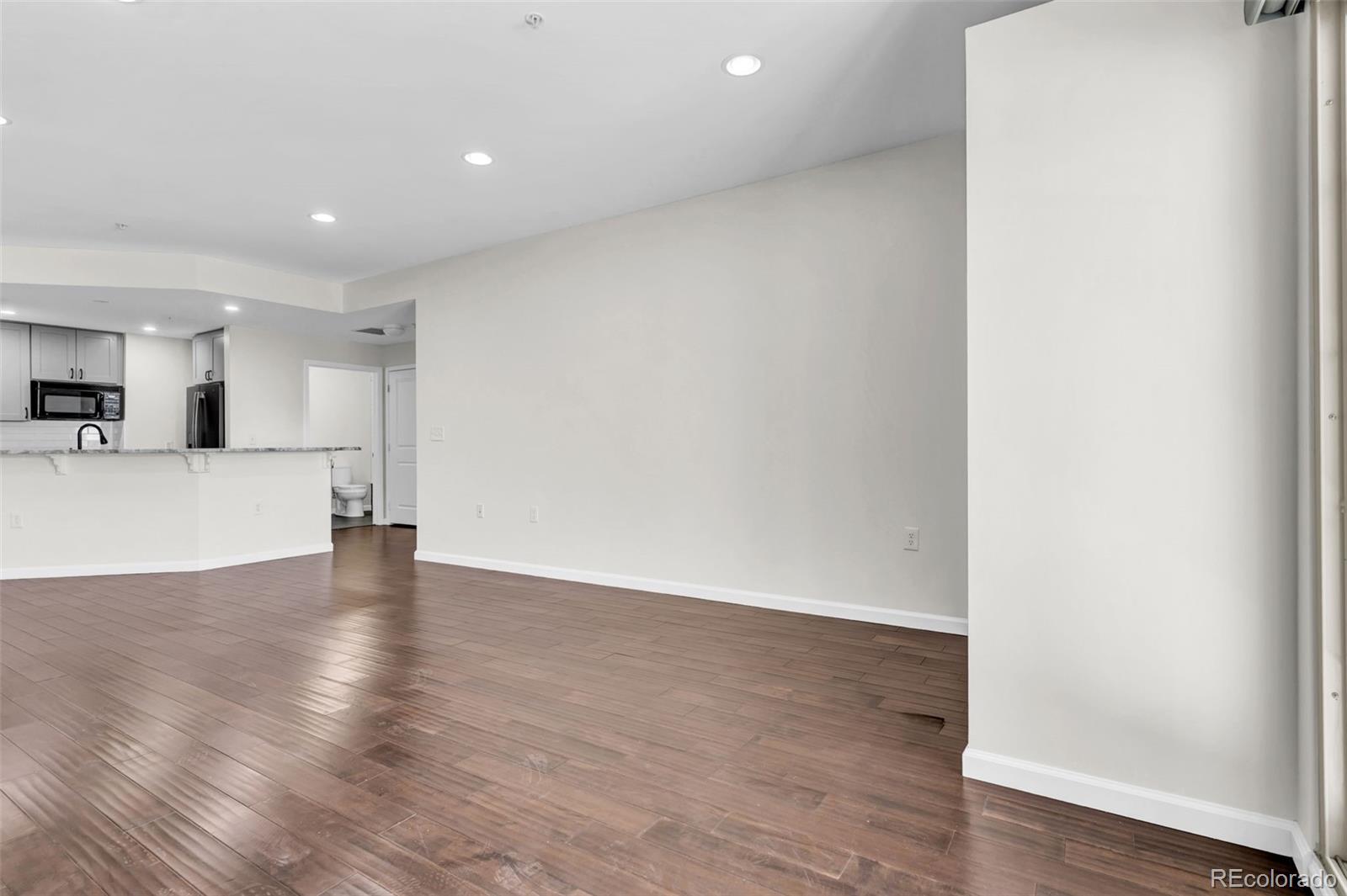 MLS Image #3 for 925 n lincoln street 4g,denver, Colorado