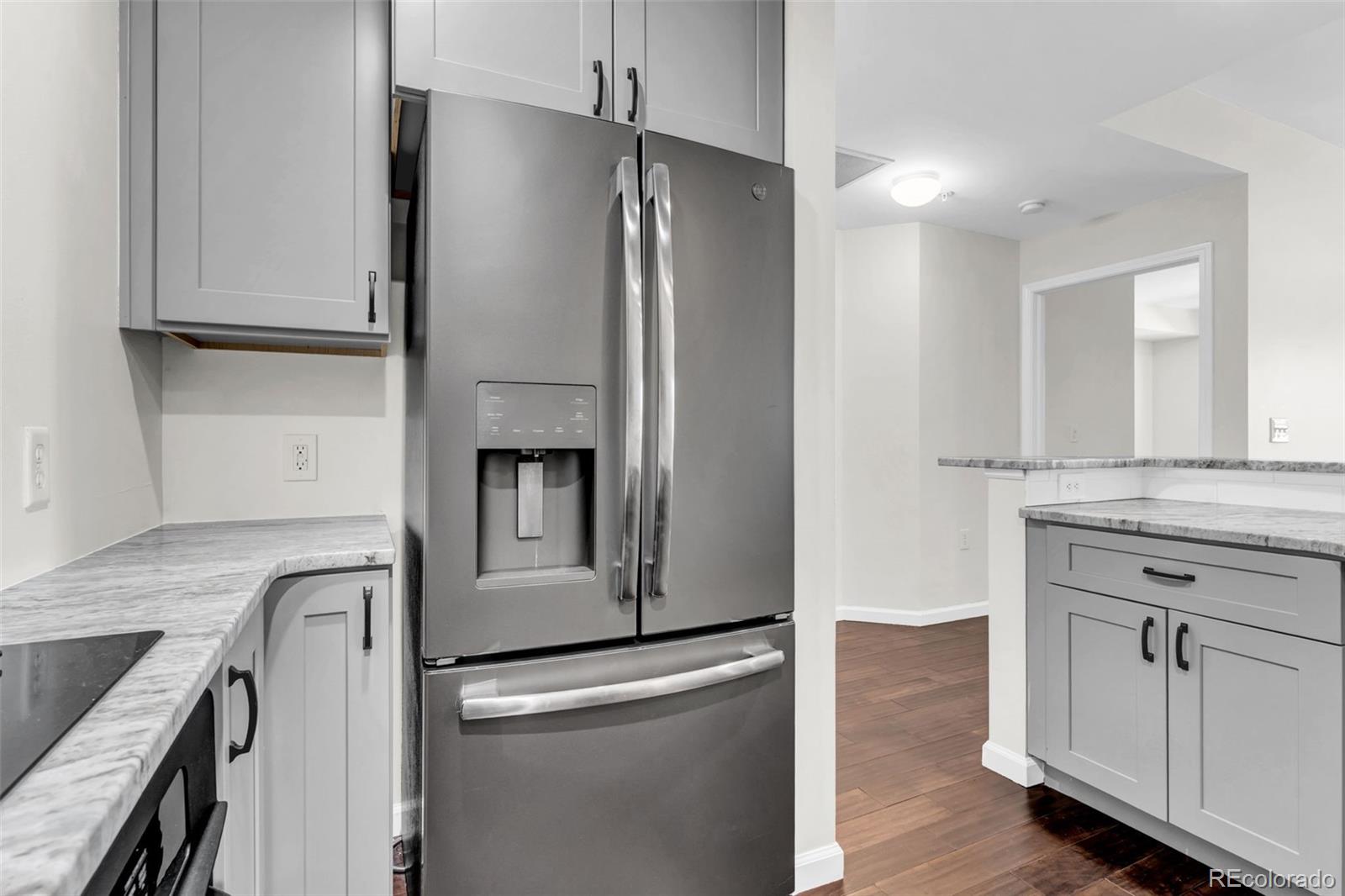 MLS Image #5 for 925 n lincoln street 4g,denver, Colorado