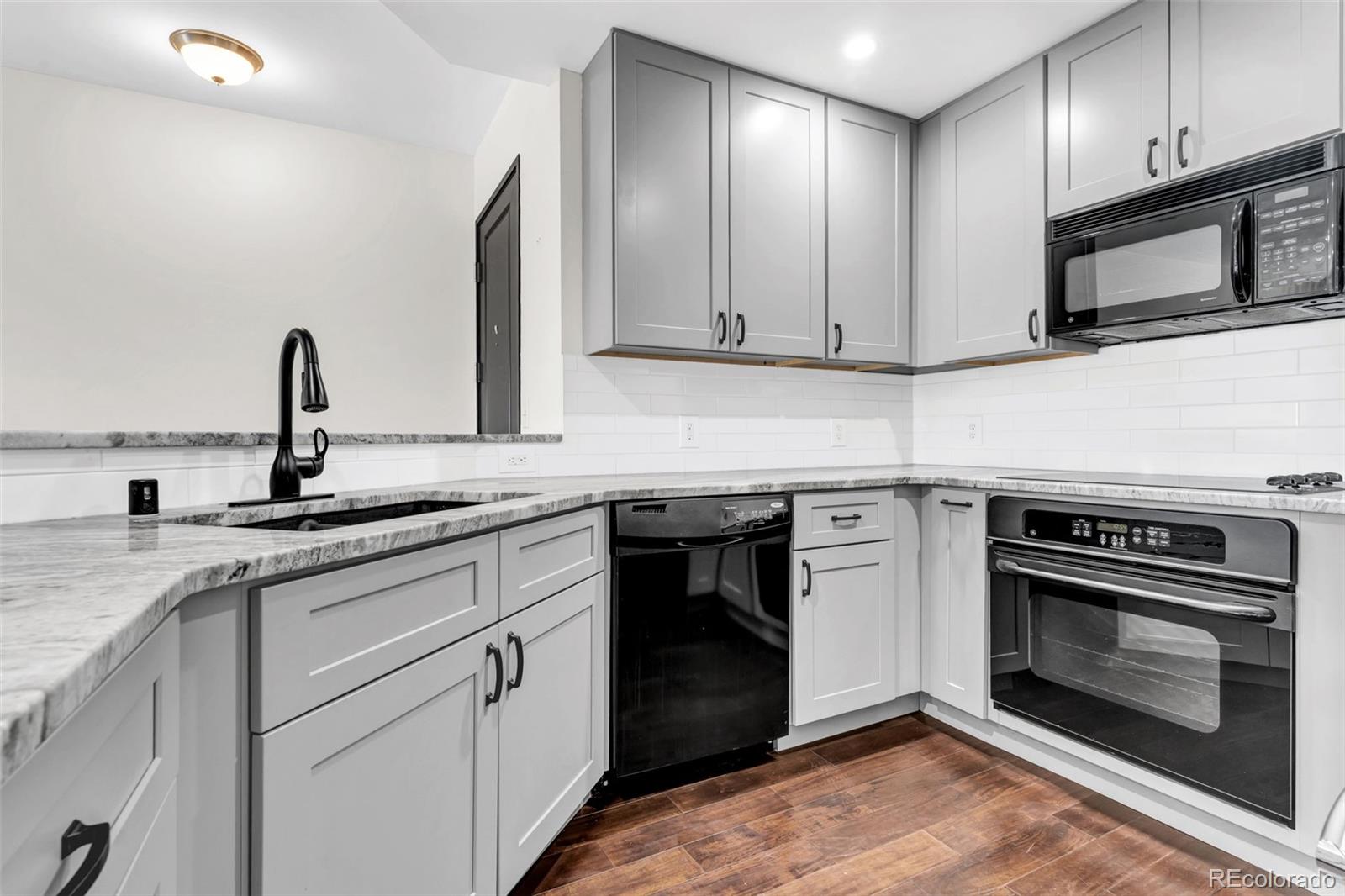 MLS Image #7 for 925 n lincoln street 4g,denver, Colorado