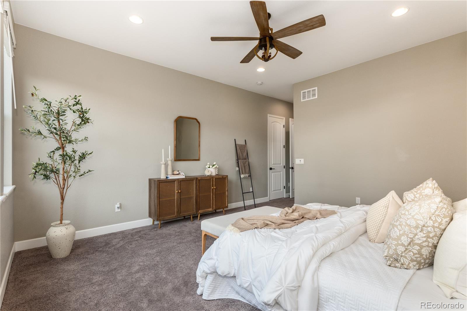 MLS Image #26 for 16392  spanish peak way,broomfield, Colorado