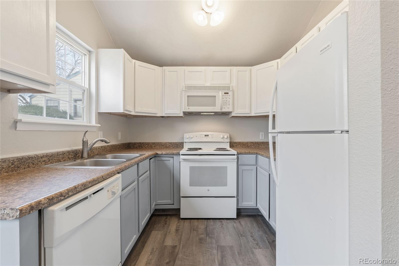 MLS Image #10 for 983 s zeno way,aurora, Colorado