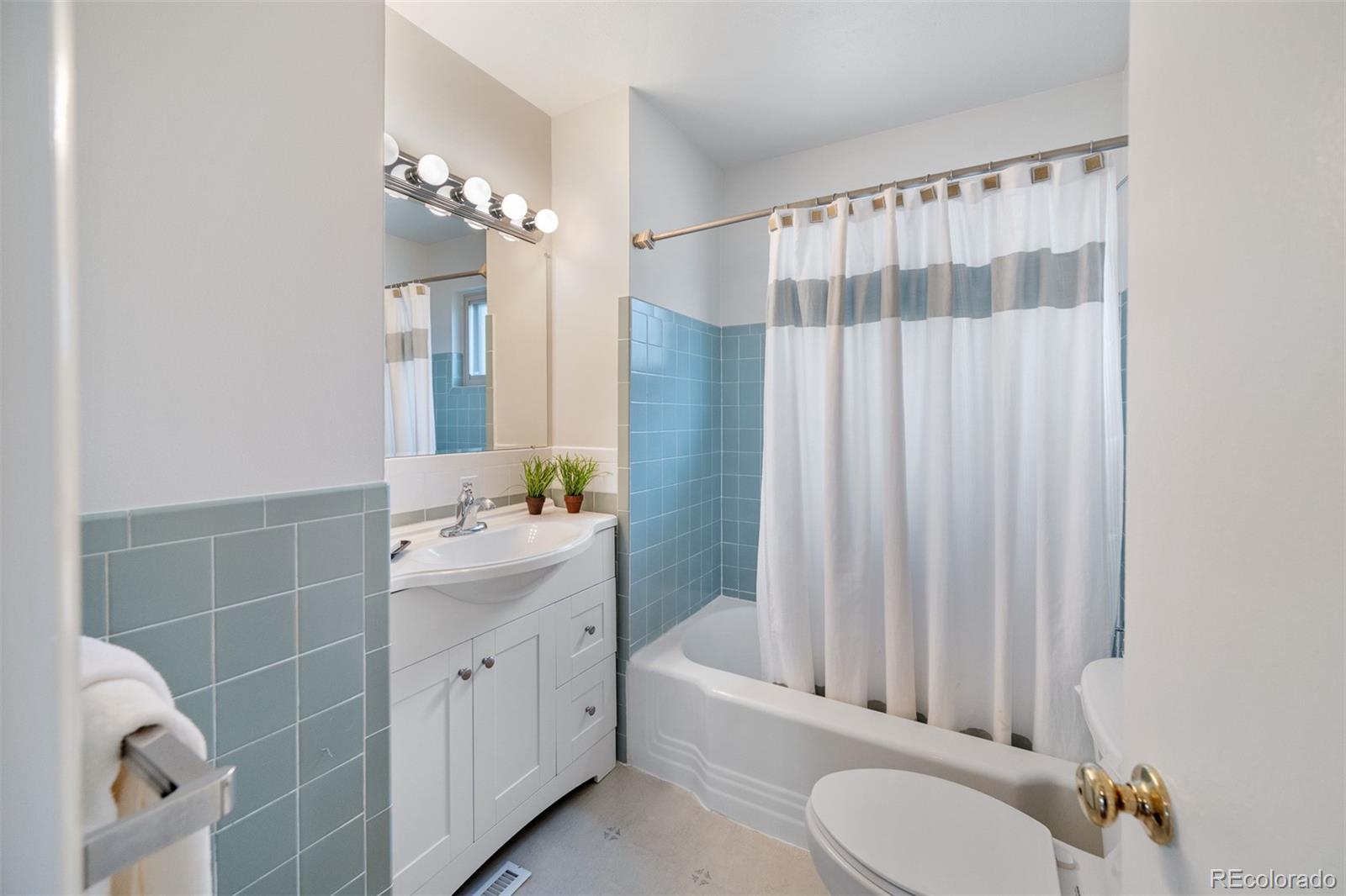 MLS Image #18 for 2822 s race street,denver, Colorado