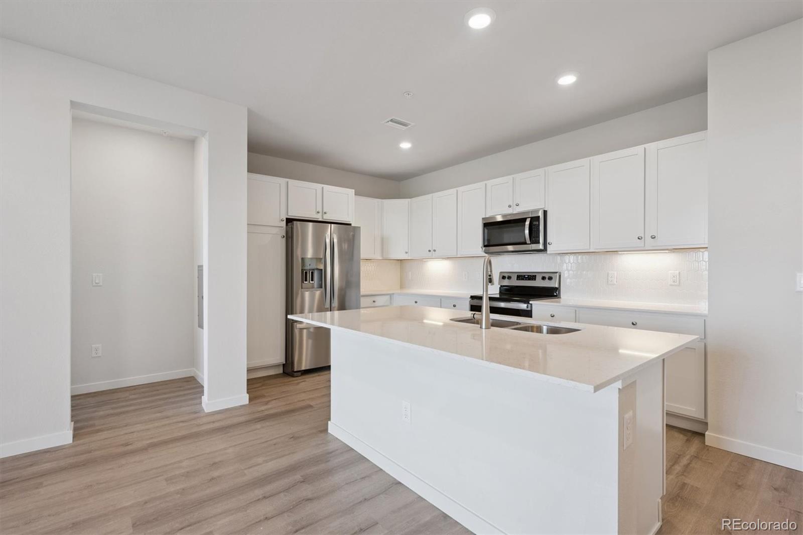 MLS Image #3 for 485  interlocken boulevard 302,broomfield, Colorado