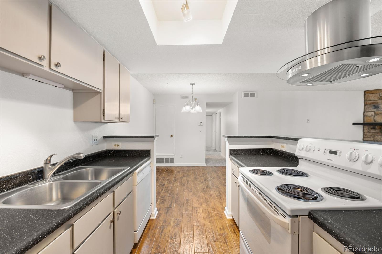 MLS Image #6 for 14161 e jewell avenue 204,aurora, Colorado