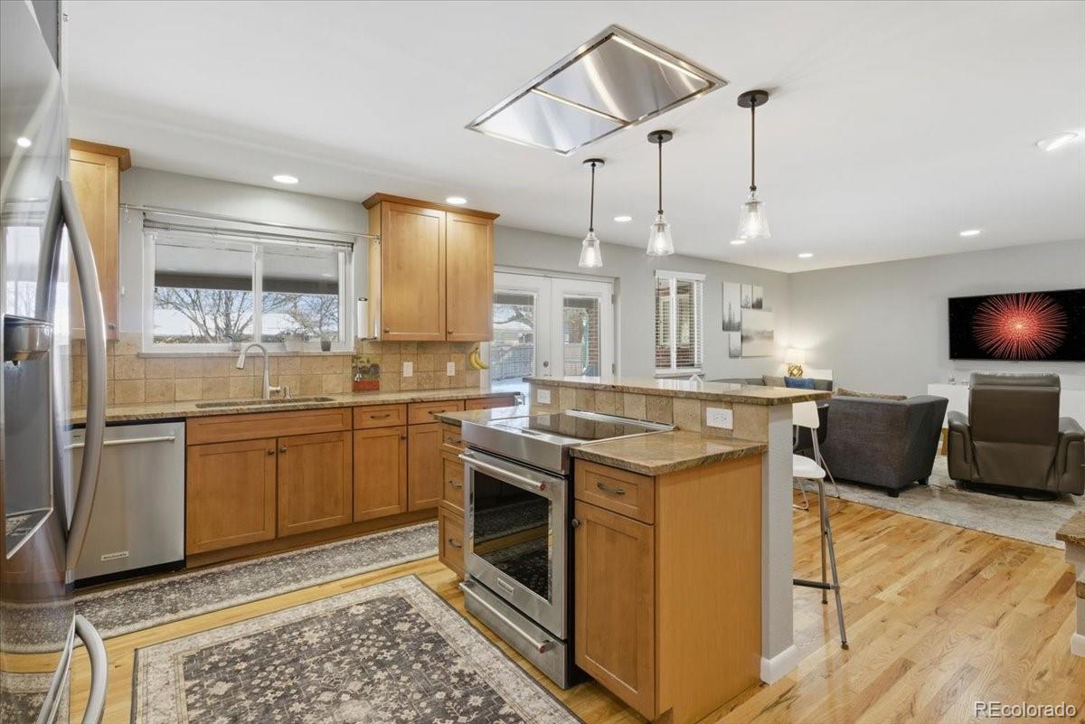 MLS Image #12 for 444 s niagara street,denver, Colorado