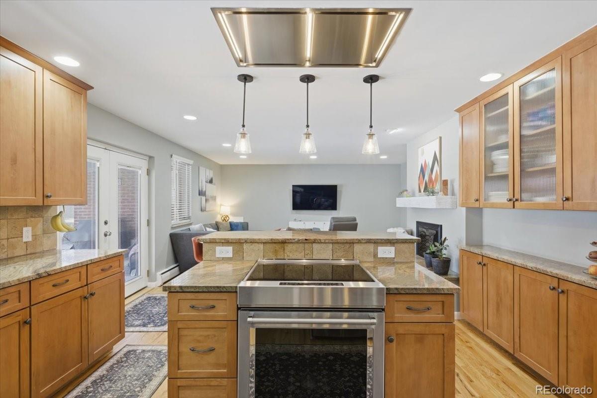 MLS Image #15 for 444 s niagara street,denver, Colorado