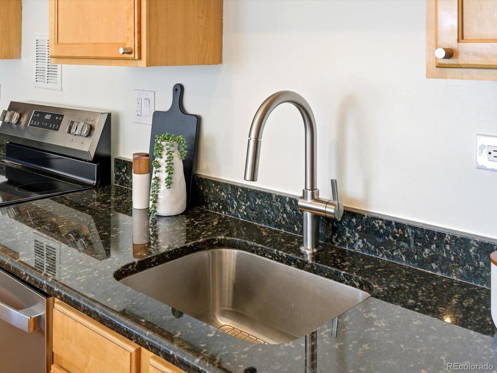 MLS Image #7 for 3100 e cherry creek south drive 803,denver, Colorado