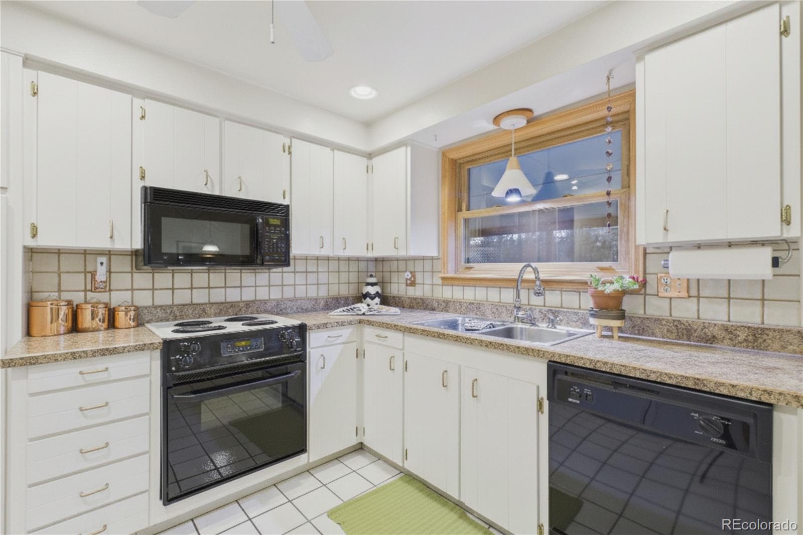 MLS Image #17 for 9738  sierra drive,arvada, Colorado
