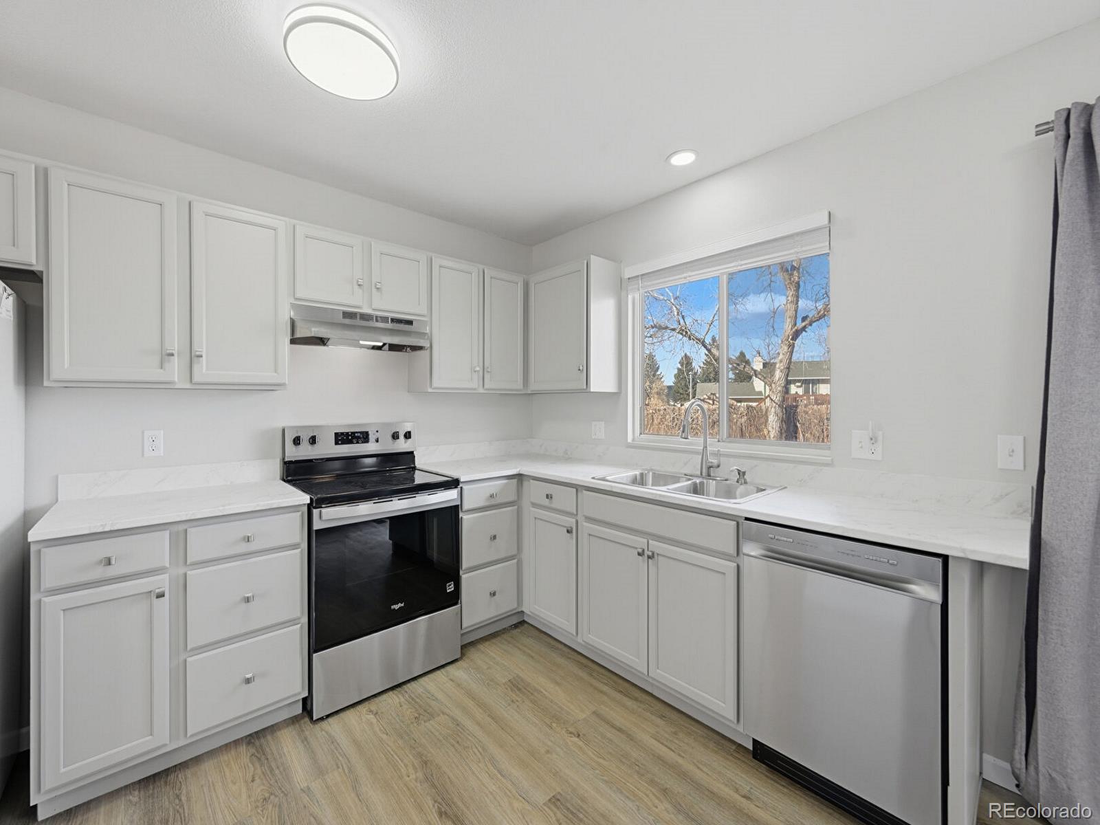 MLS Image #5 for 19131 e louisiana avenue,aurora, Colorado