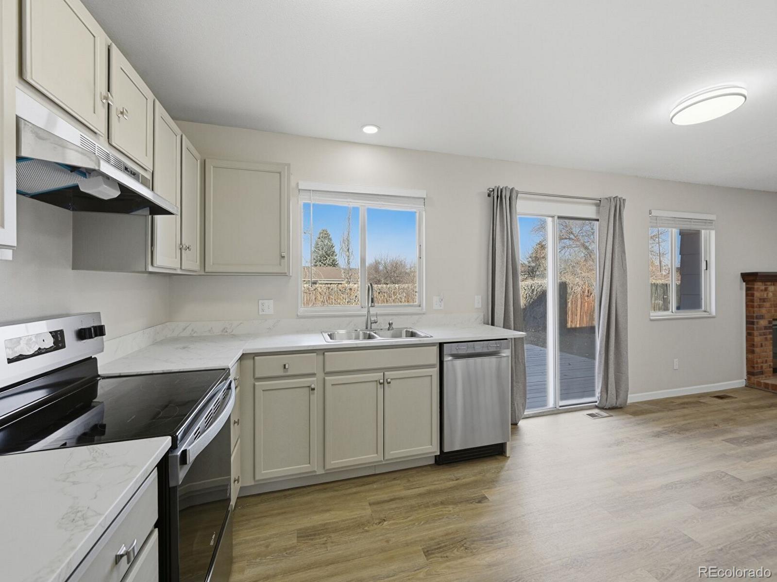 MLS Image #6 for 19131 e louisiana avenue,aurora, Colorado