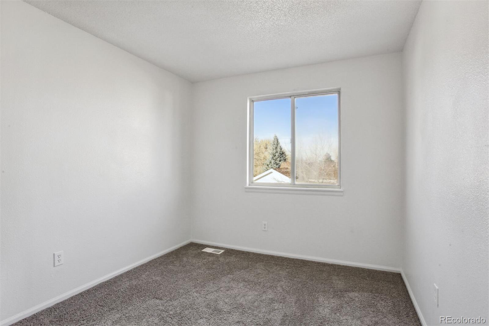 MLS Image #13 for 21103 e 42nd avenue,denver, Colorado