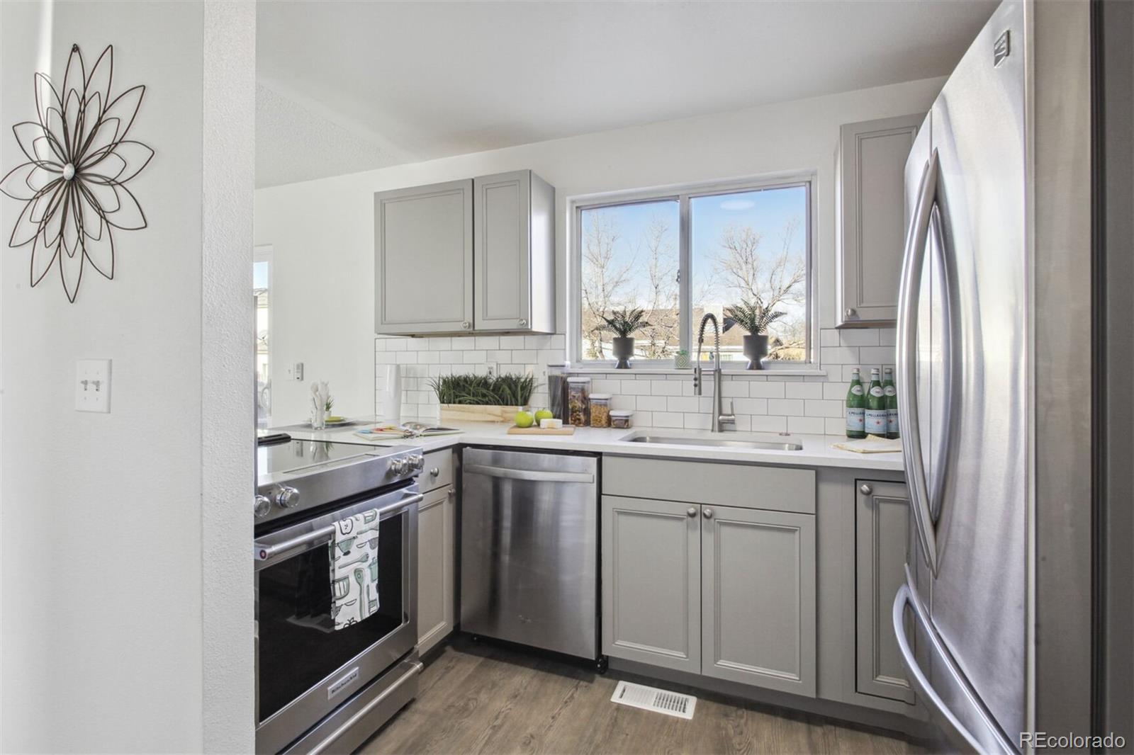 MLS Image #6 for 21103 e 42nd avenue,denver, Colorado