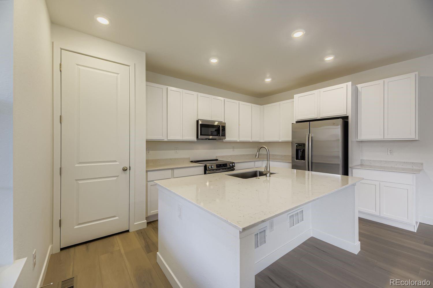 MLS Image #9 for 12650 w glasgow place,littleton, Colorado