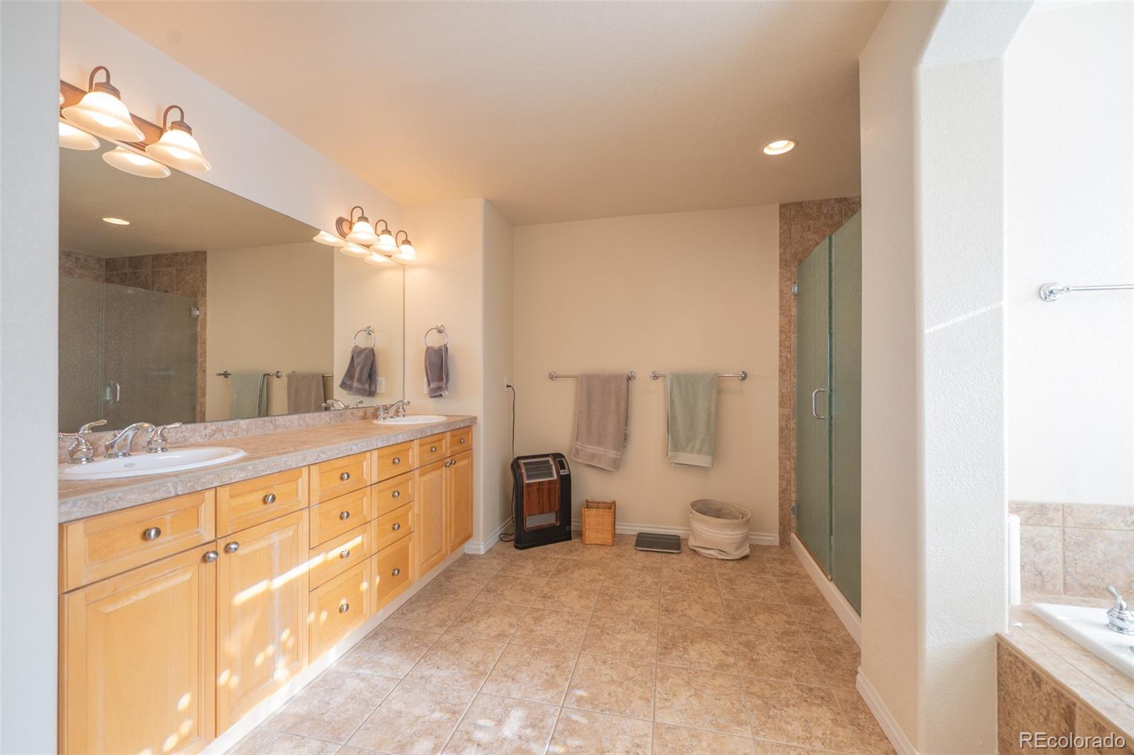 MLS Image #33 for 6540 s uravan court,aurora, Colorado