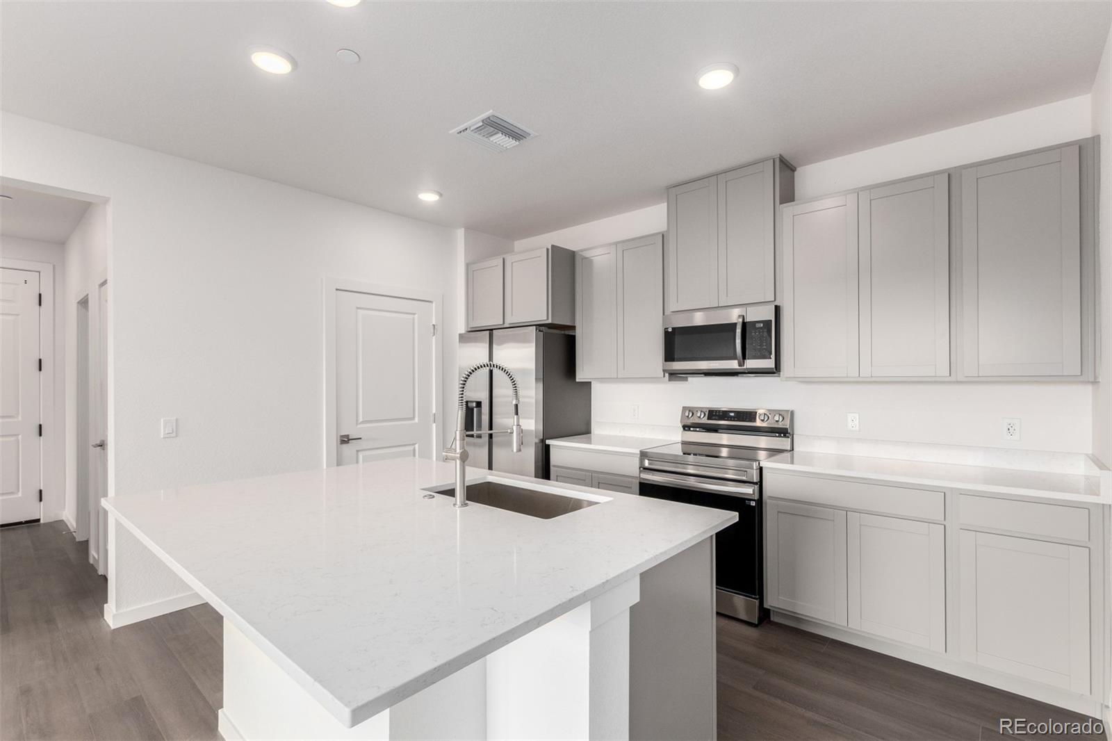 MLS Image #7 for 6153 n ceylon street 307,denver, Colorado