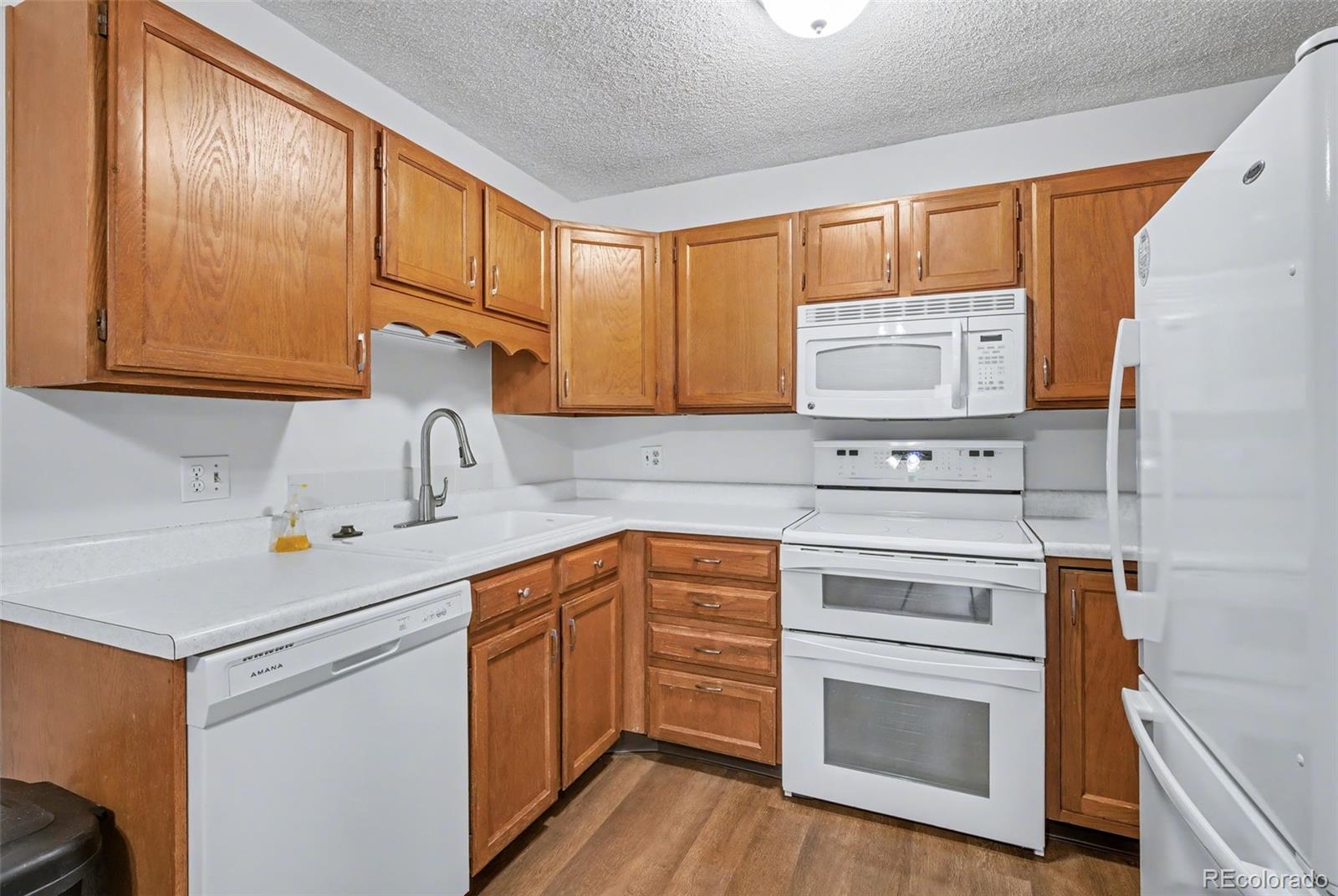 MLS Image #3 for 3184 s heather gardens way 207,aurora, Colorado
