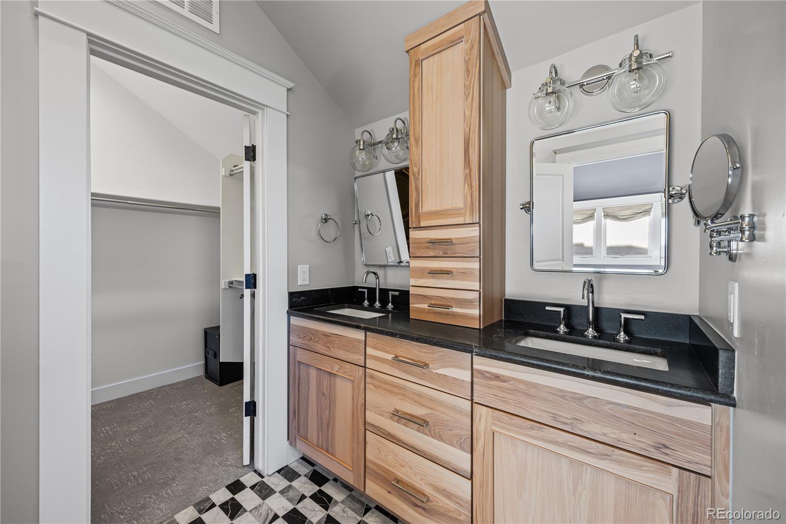 MLS Image #26 for 890 s vine street,denver, Colorado