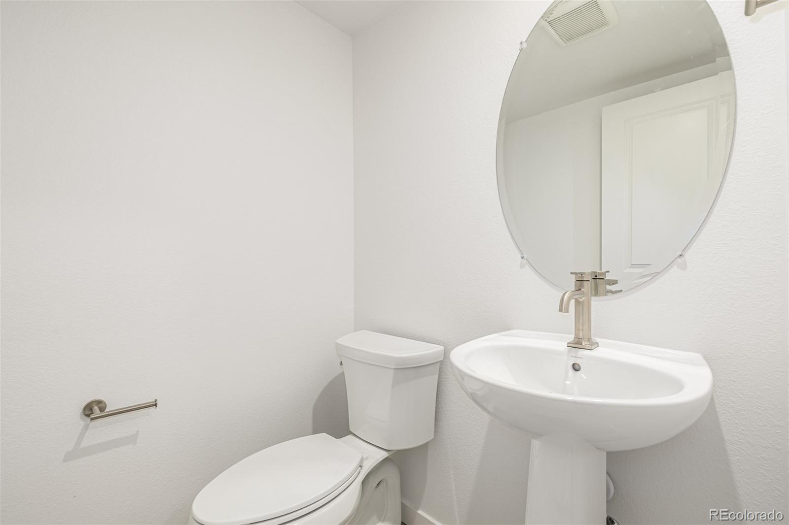 MLS Image #17 for 2076 s holly street,denver, Colorado