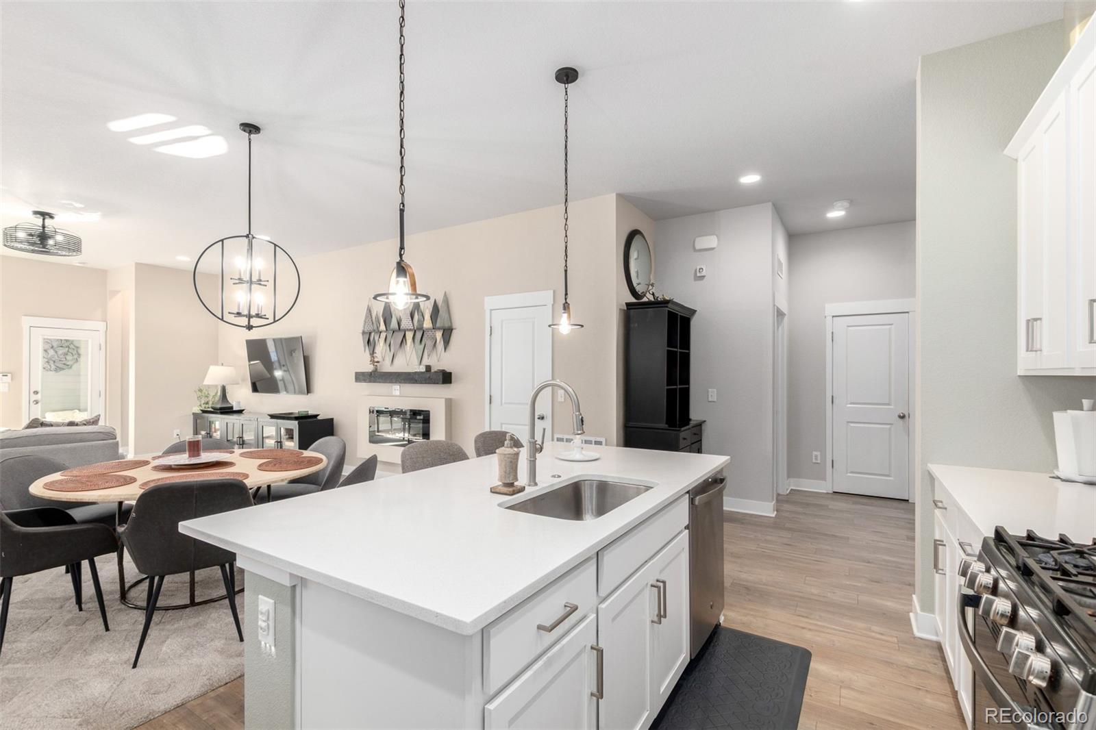 MLS Image #5 for 6010 n netherland court,aurora, Colorado