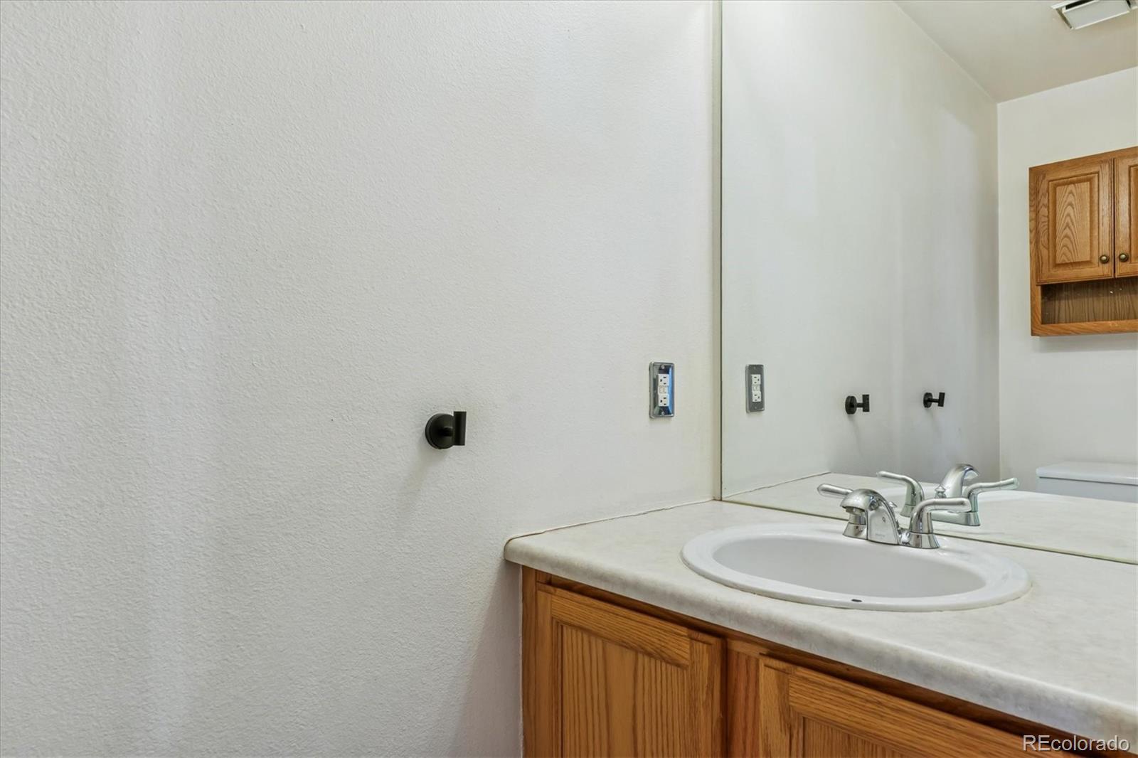 MLS Image #6 for 9653 w chatfield avenue e,littleton, Colorado