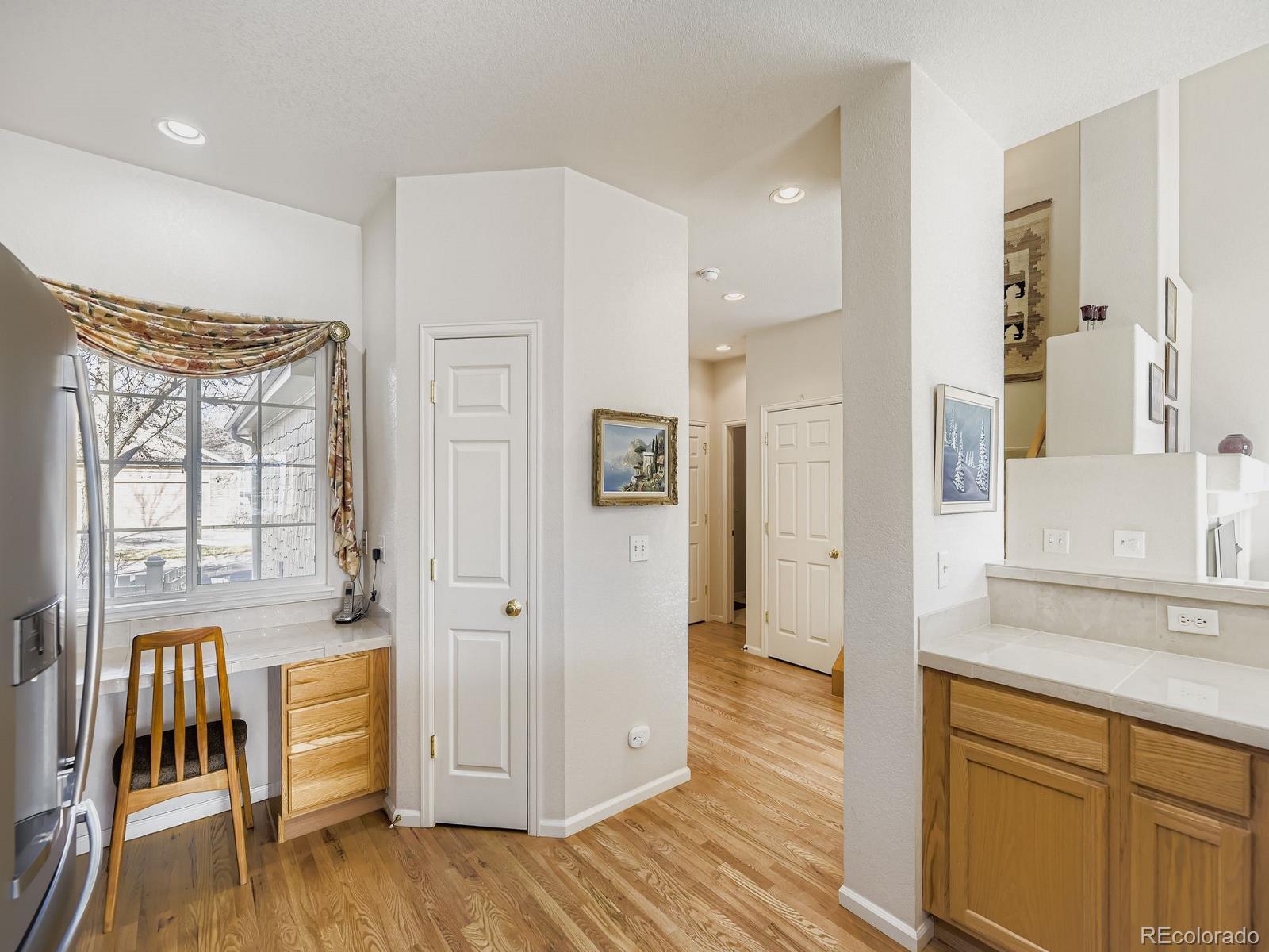 MLS Image #4 for 8626 s lewis way,littleton, Colorado